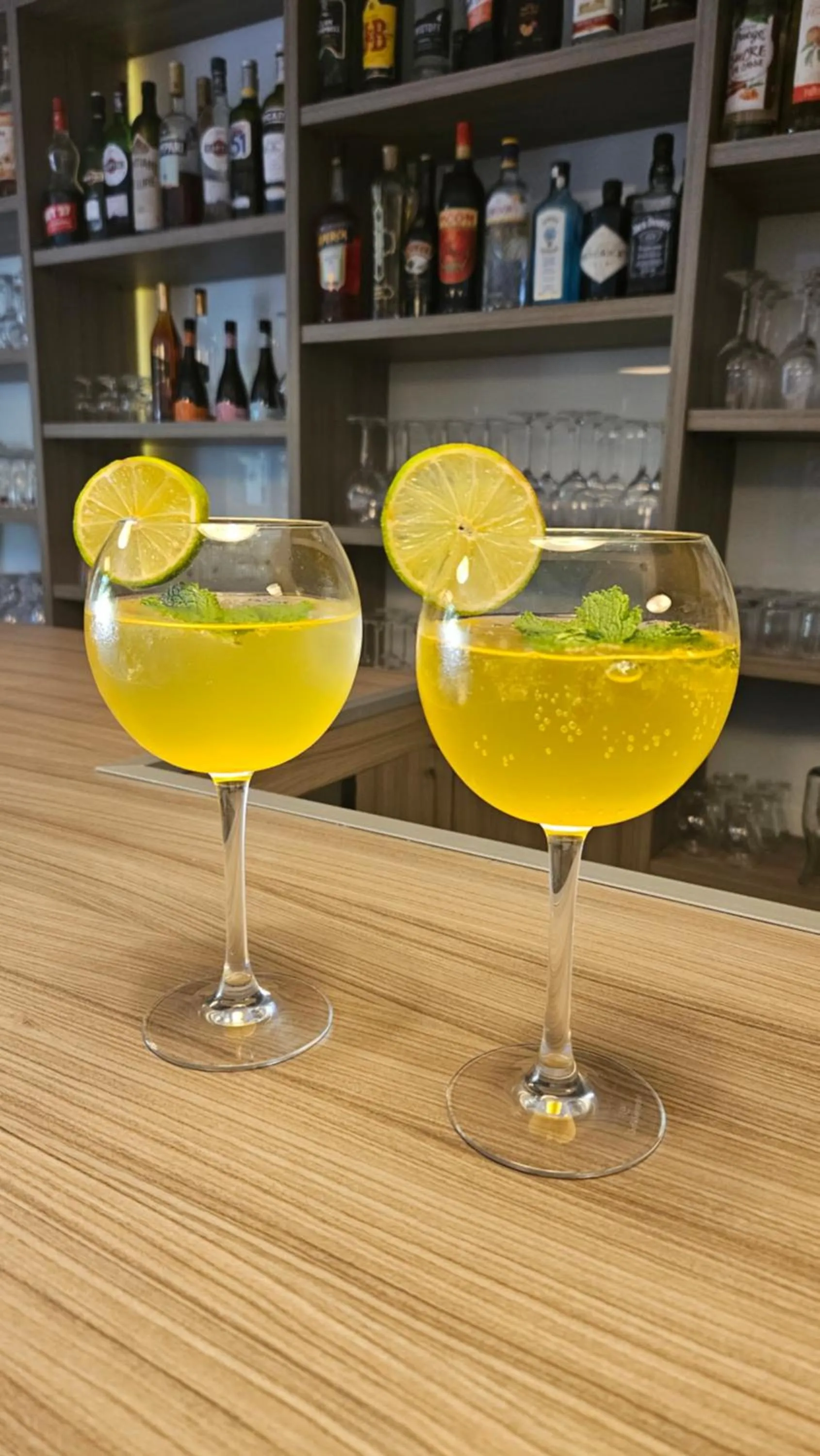 Lounge or bar in Best Western Terre de Provence