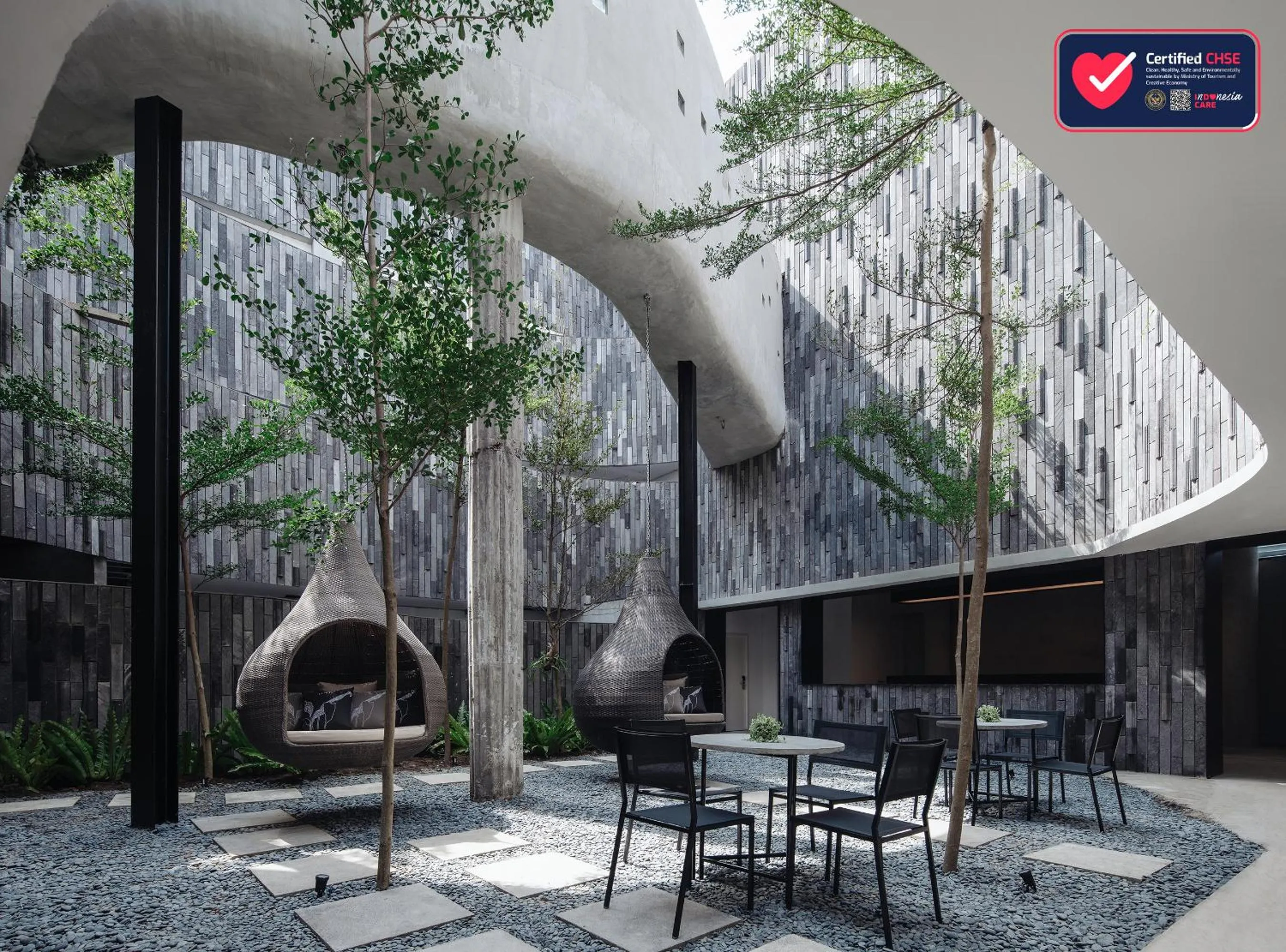 Property building in Lloyd's Inn Bali