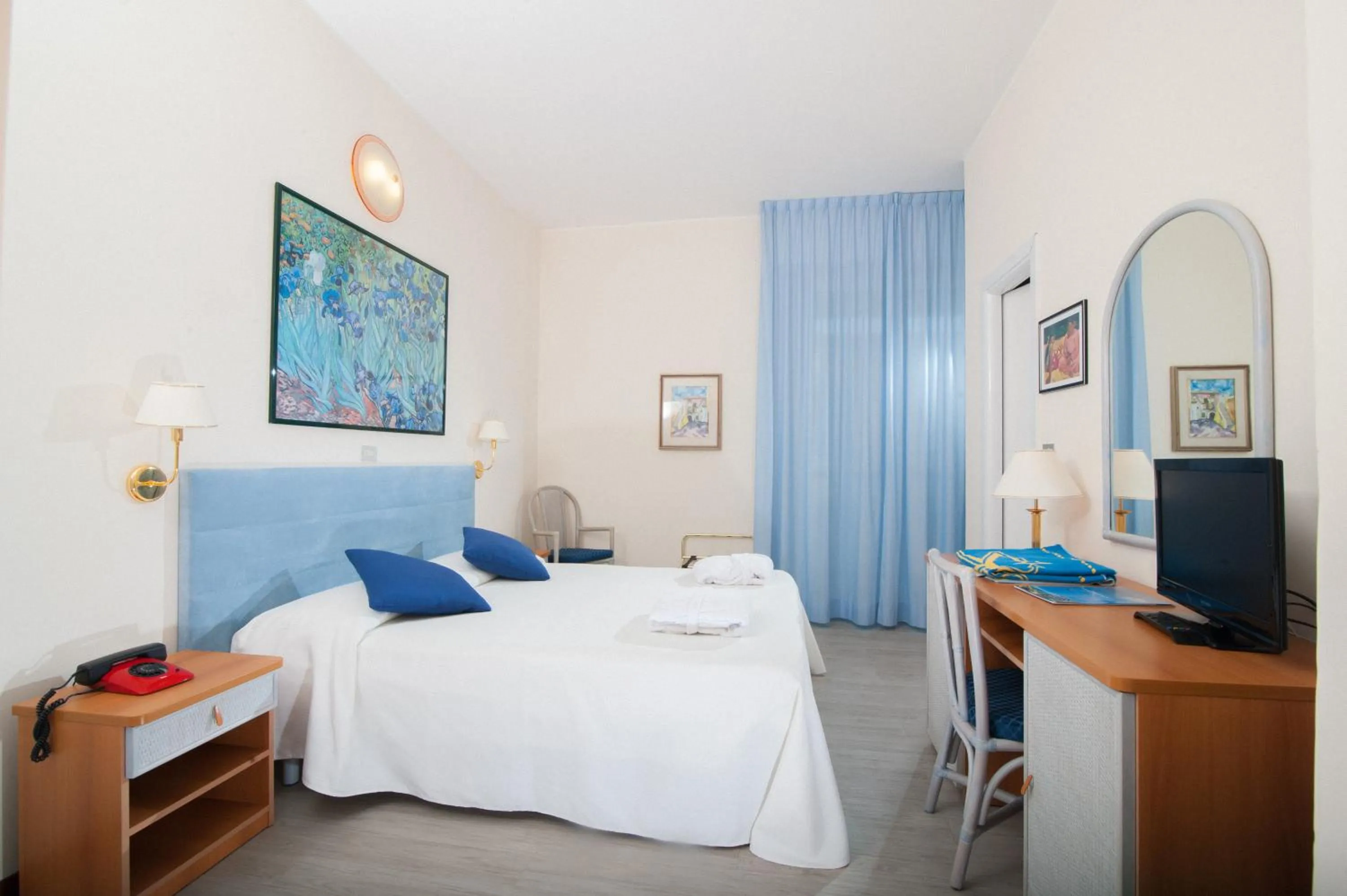 Photo of the whole room in Hotel Majestic