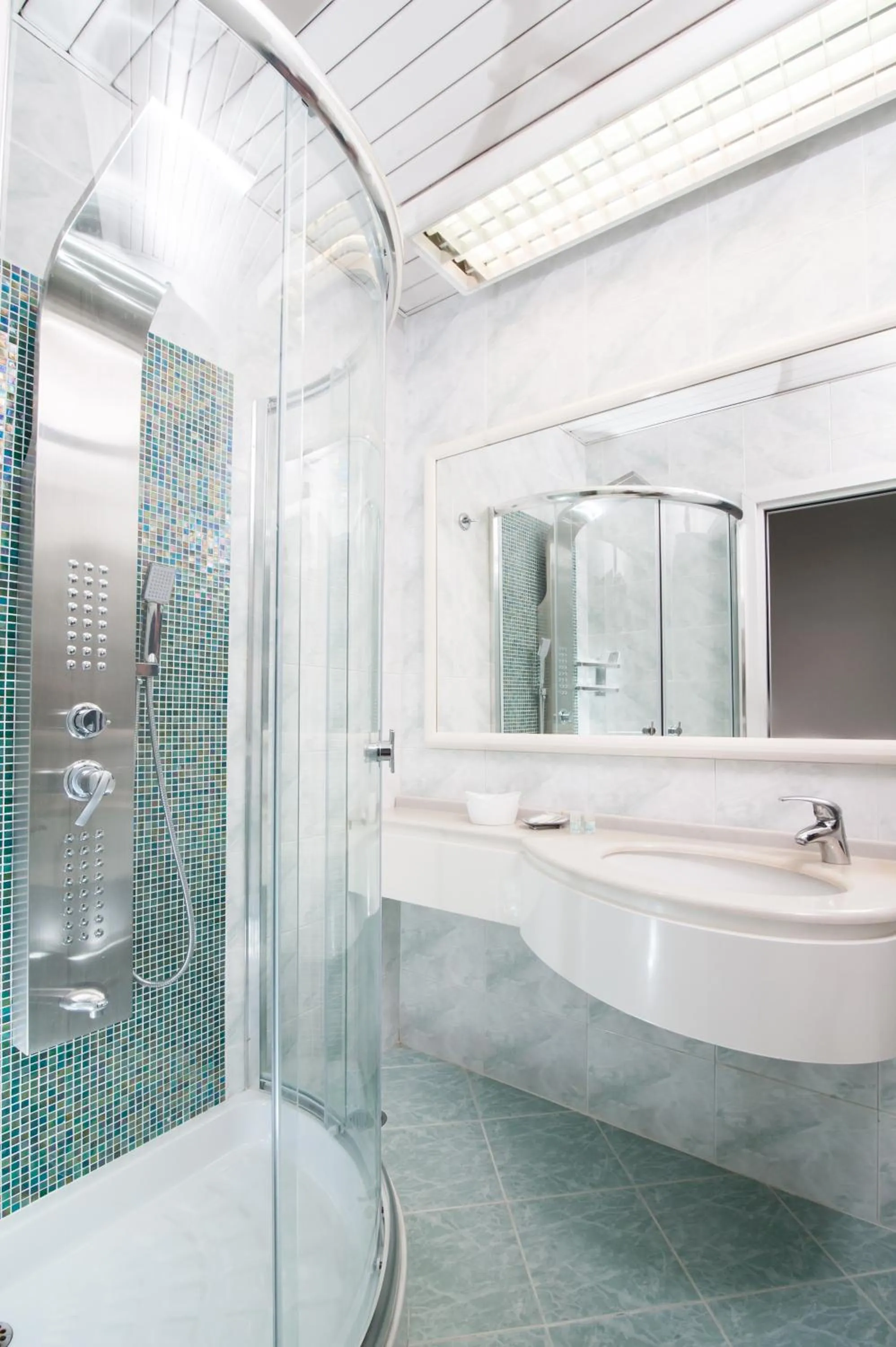 Shower in Hotel Majestic