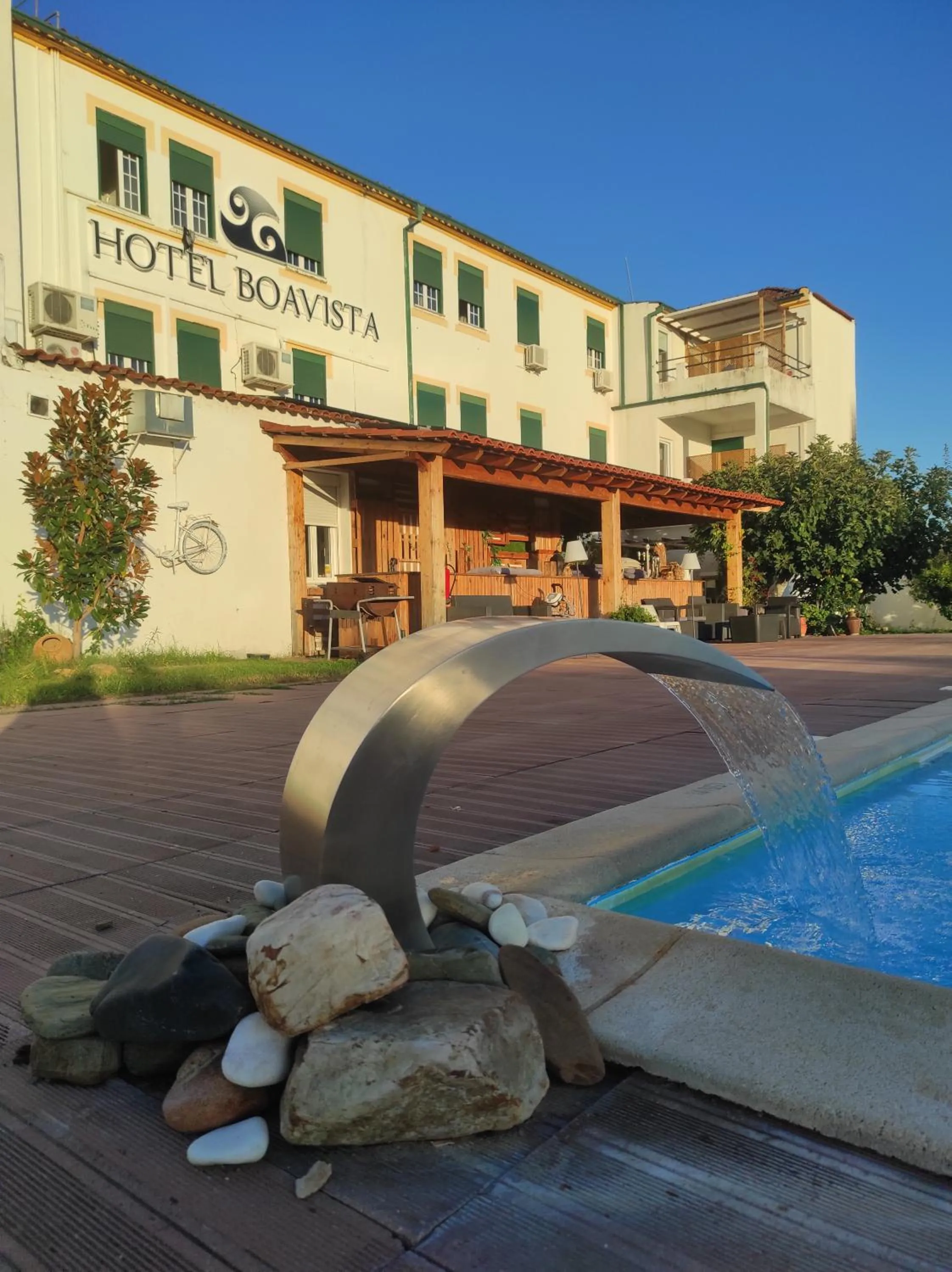 Pool view in Hotel Boavista - Vintage House