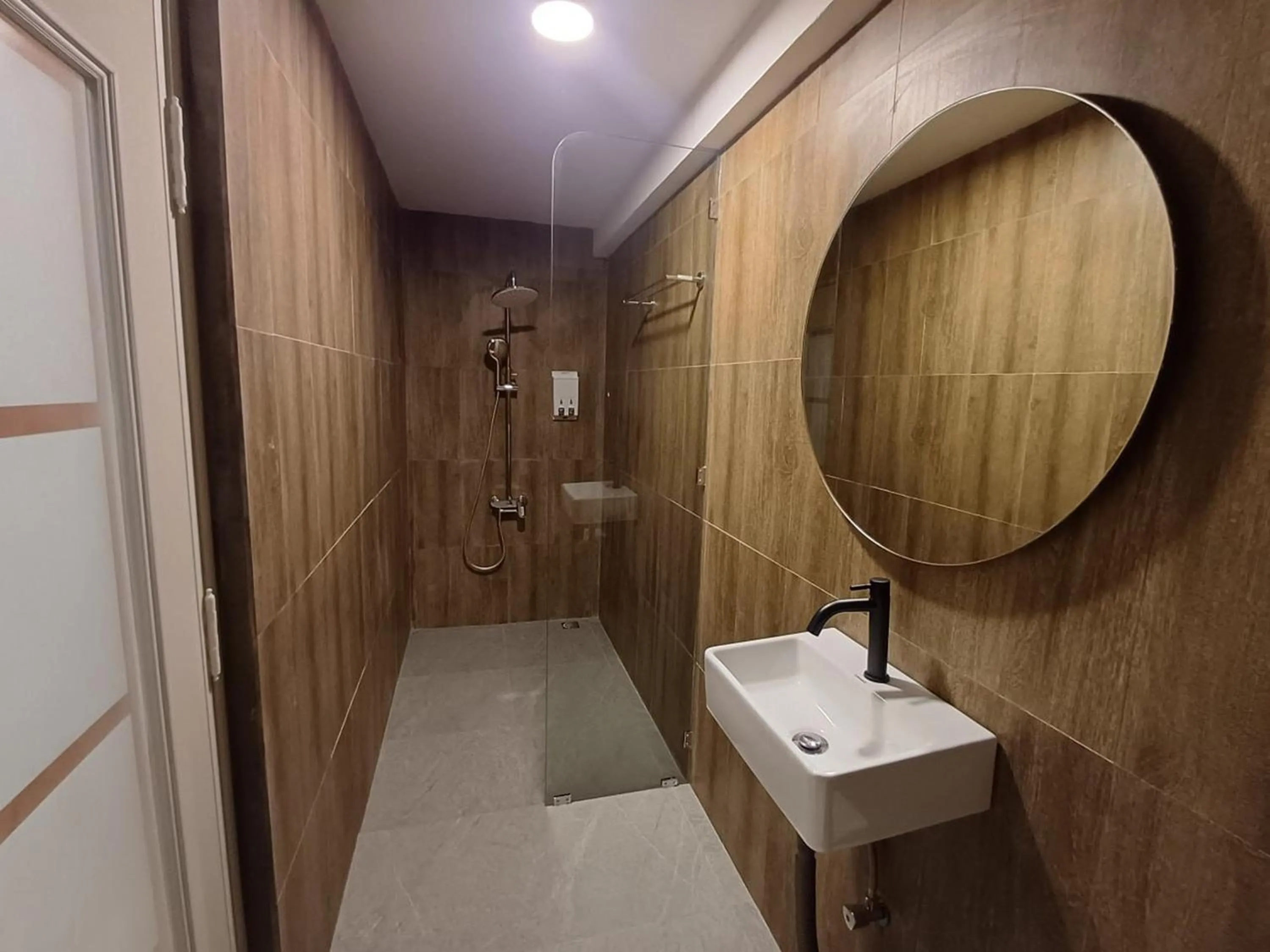 Bathroom in Taste of Bali Hostel