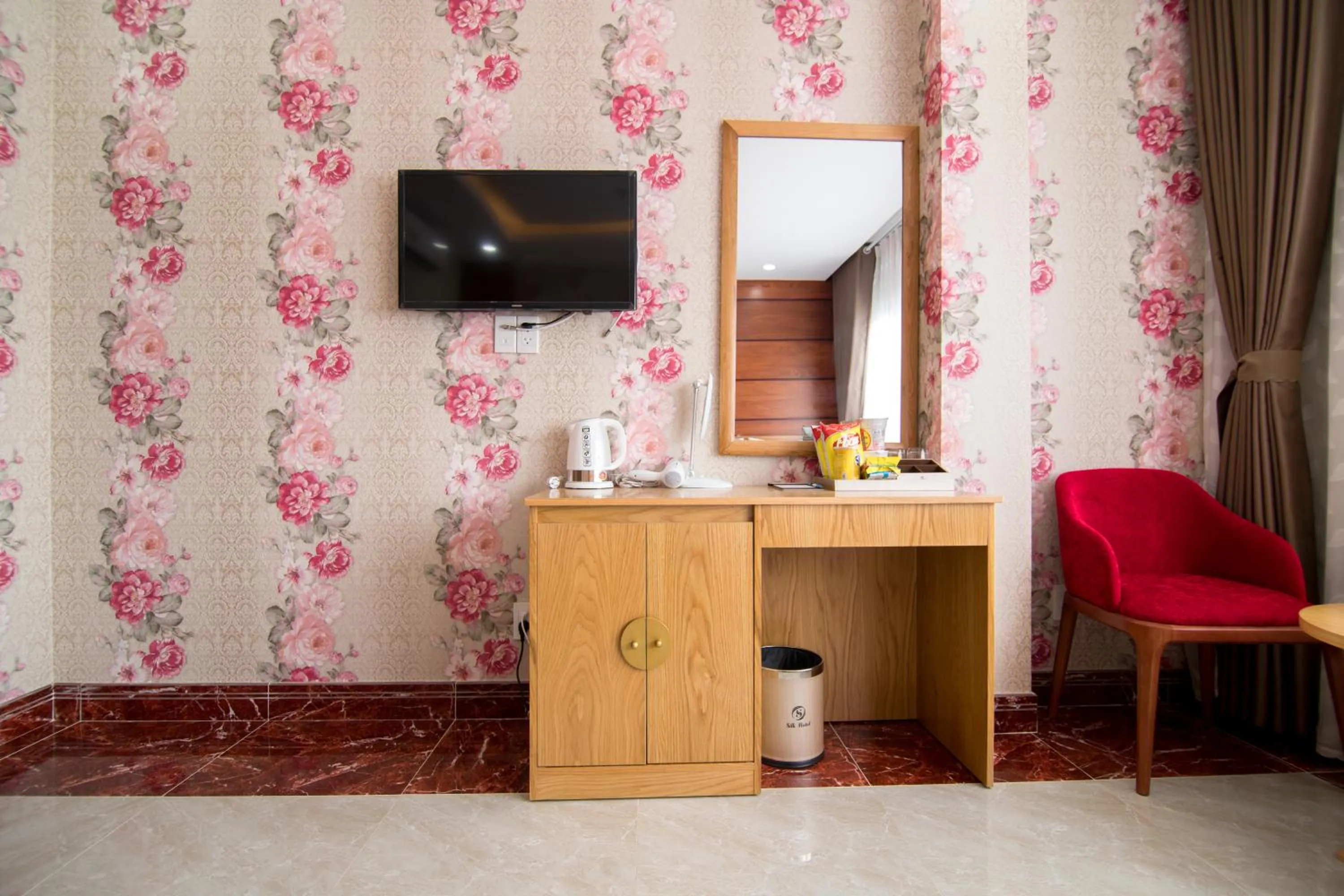 Bedroom in Silk Hotel near Tan Son Nhat Airport