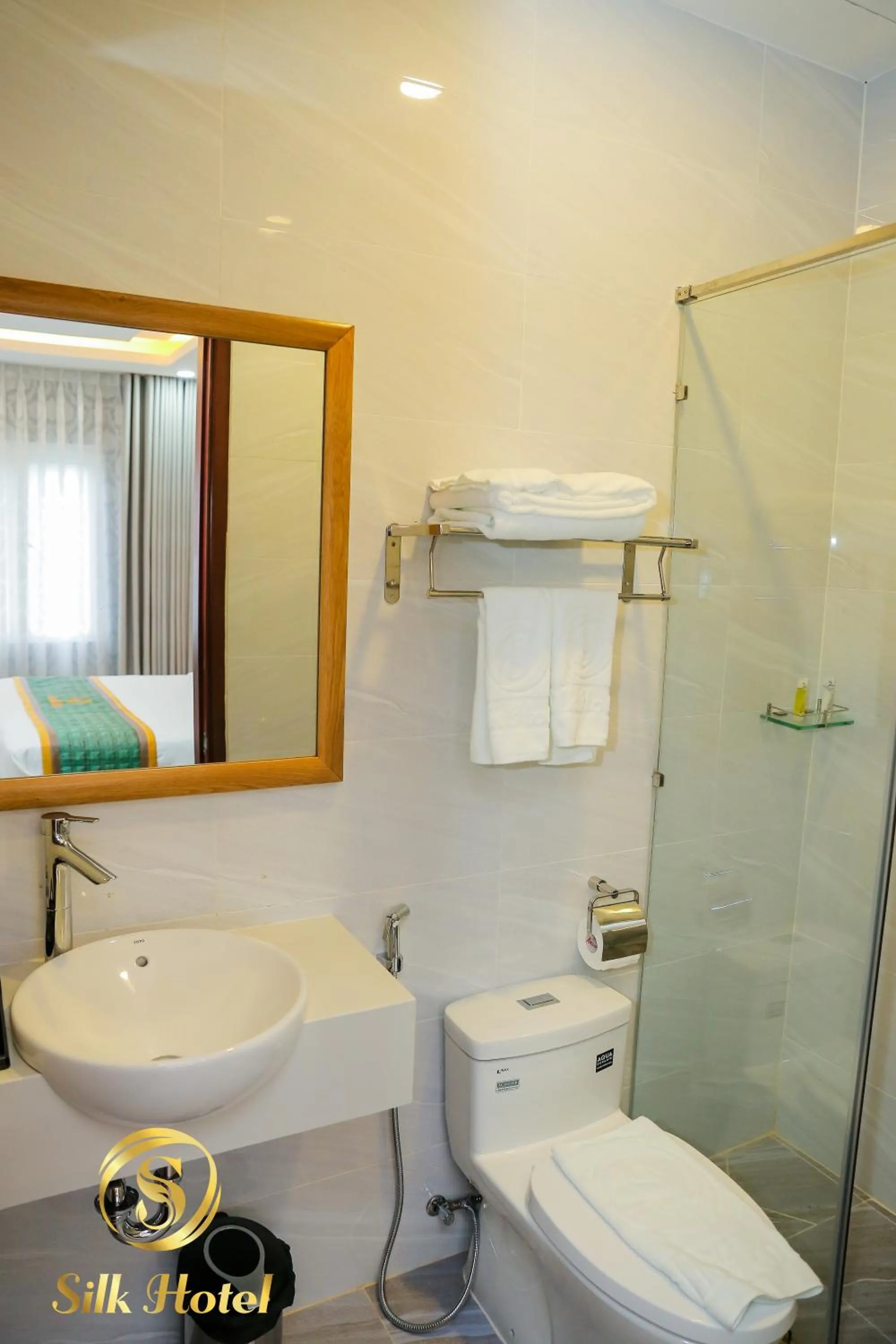 Silk Hotel near Tan Son Nhat Airport