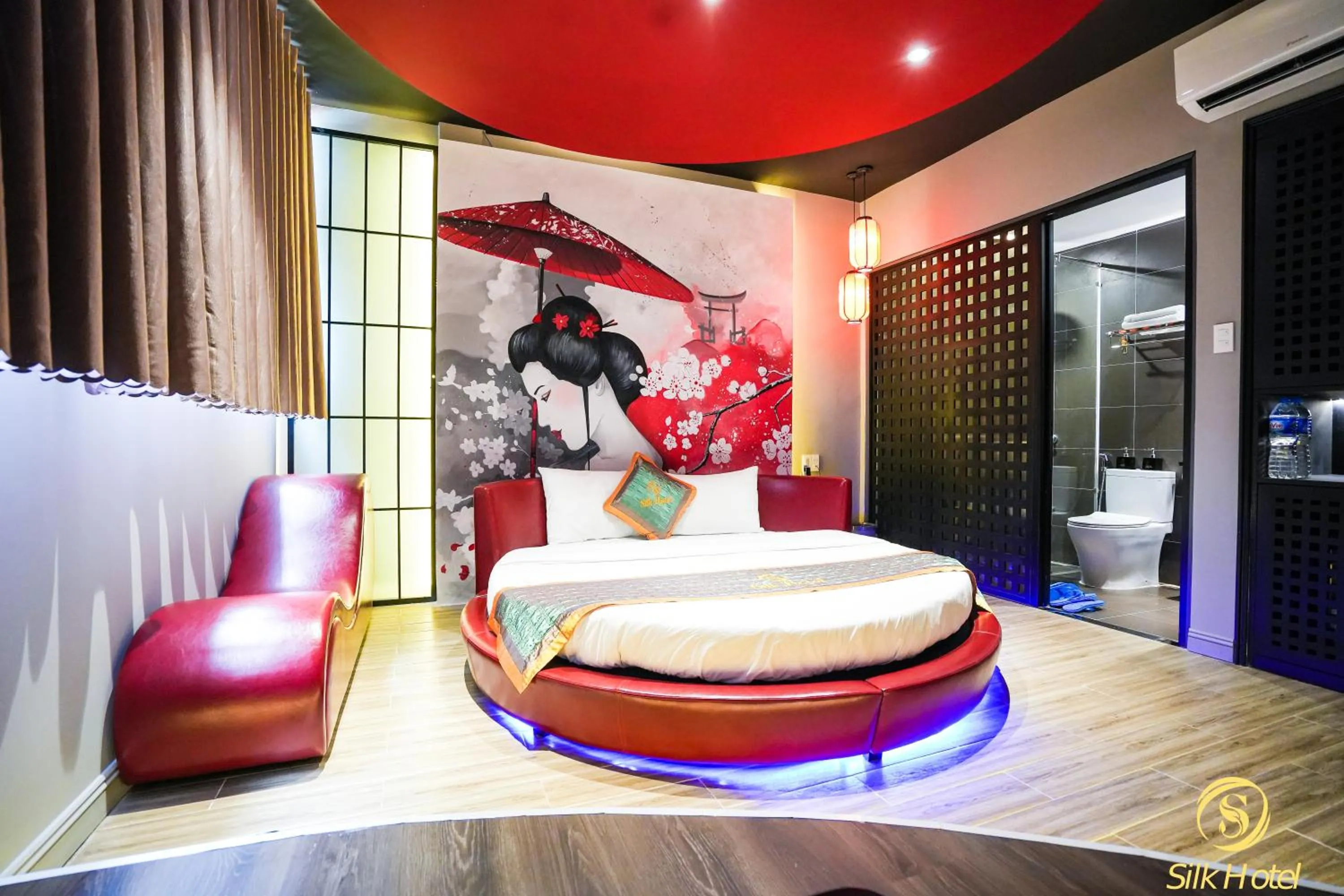 Silk Hotel near Tan Son Nhat Airport