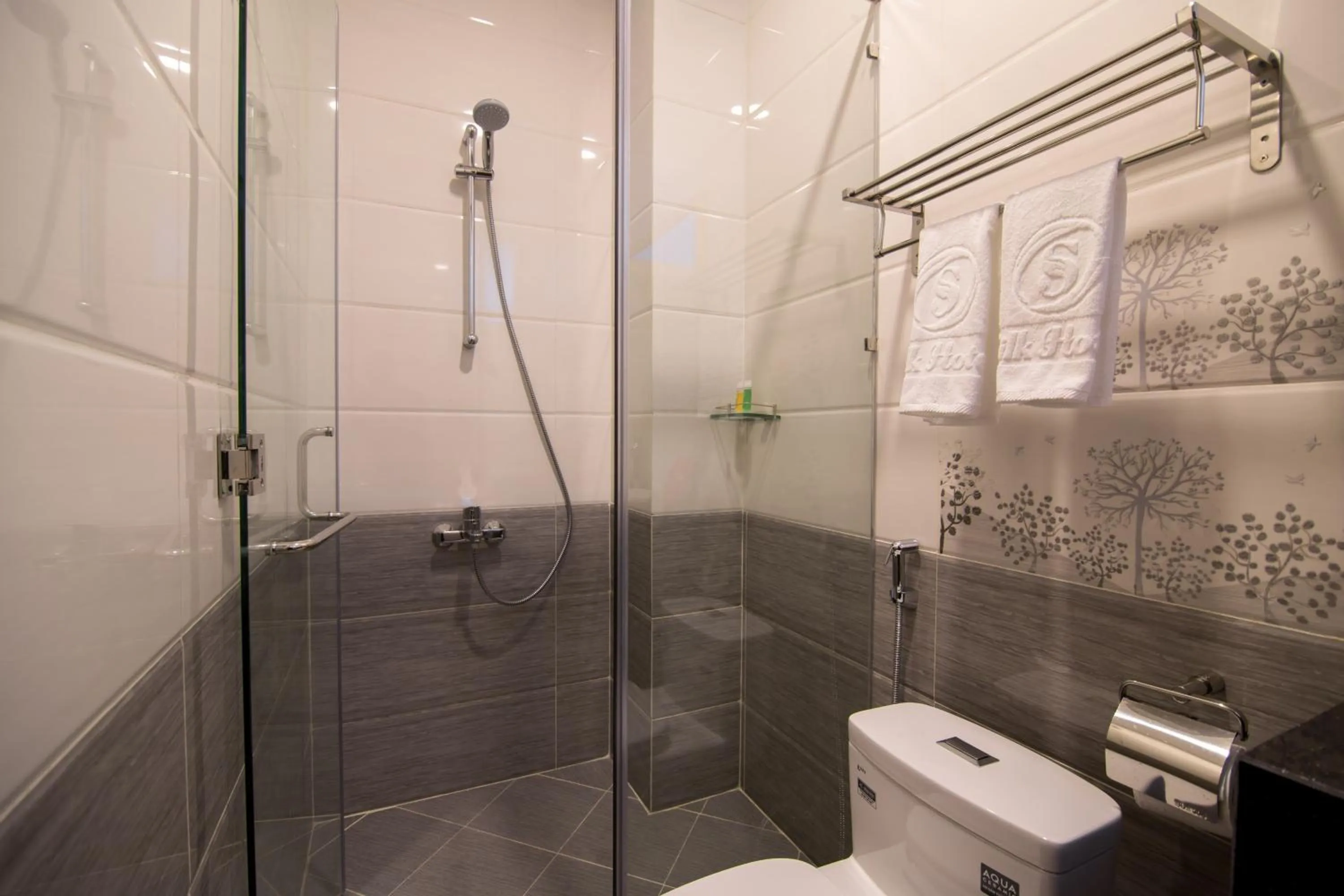 Bathroom in Silk Hotel near Tan Son Nhat Airport