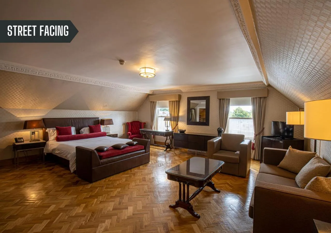 Bedroom, Bed in Langtons Hotel Kilkenny