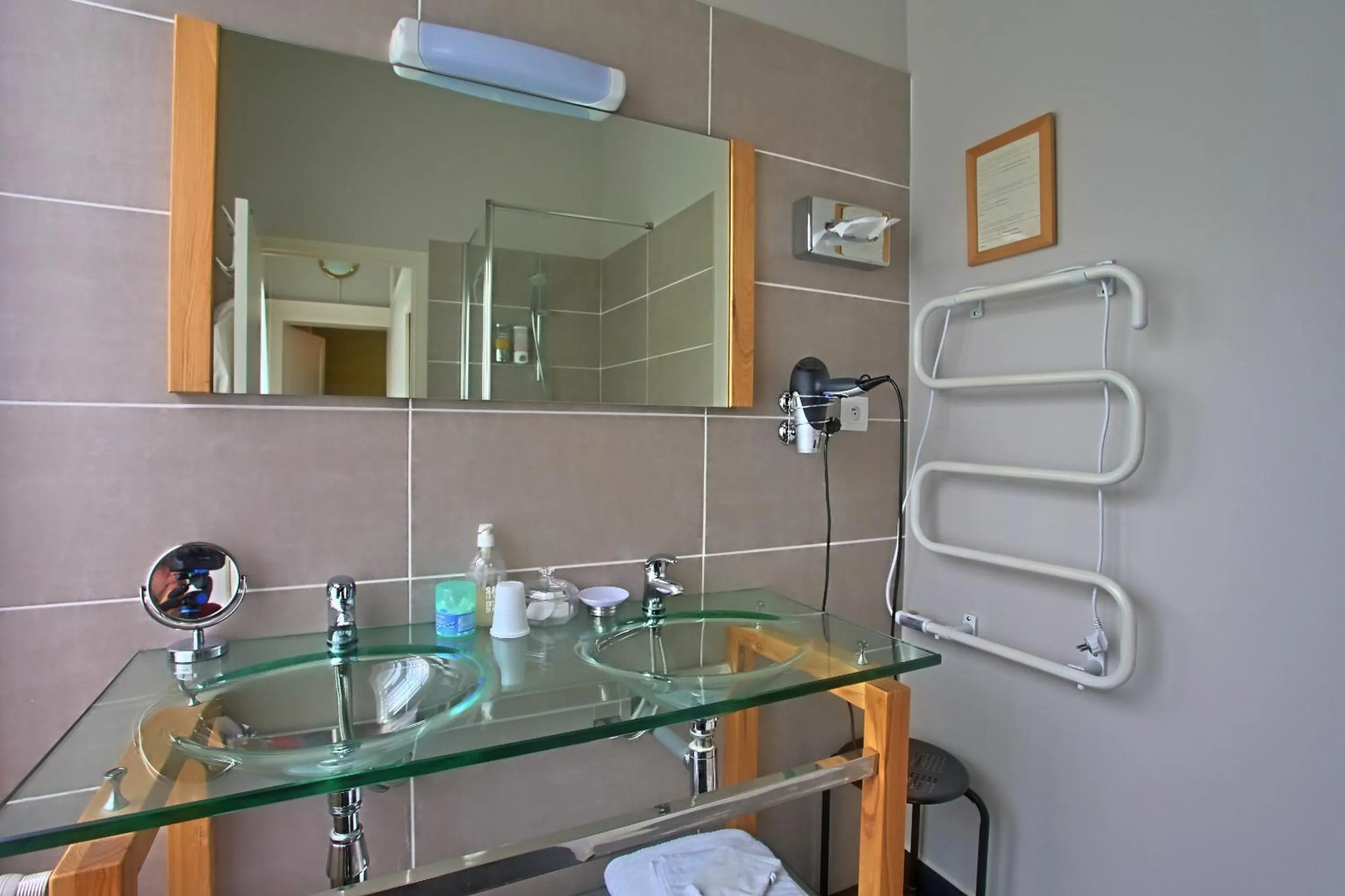 Shower in Château de Moulin-le-Comte