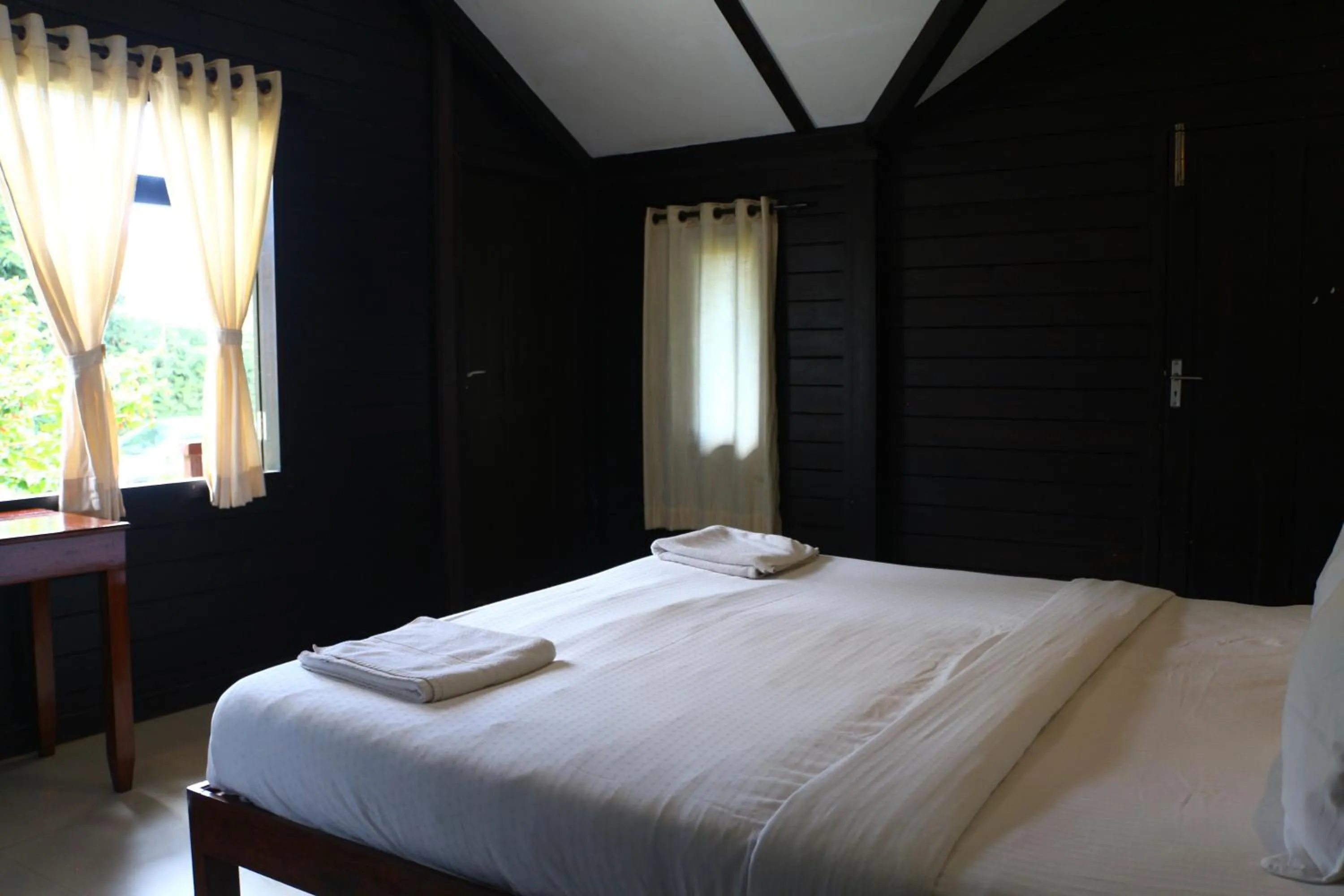 Bed in Logan Camp Ooty