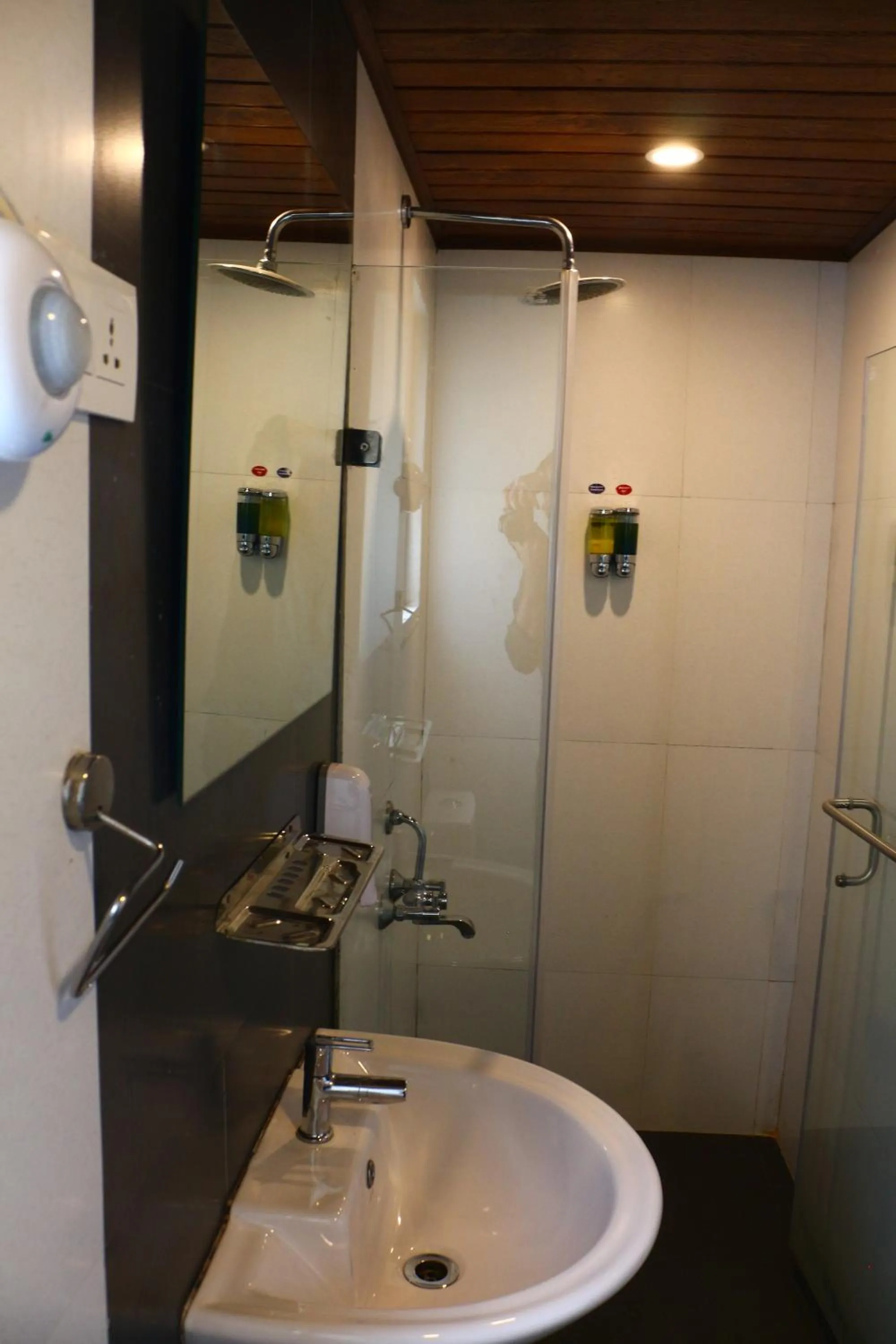 Bathroom in Logan Camp Ooty