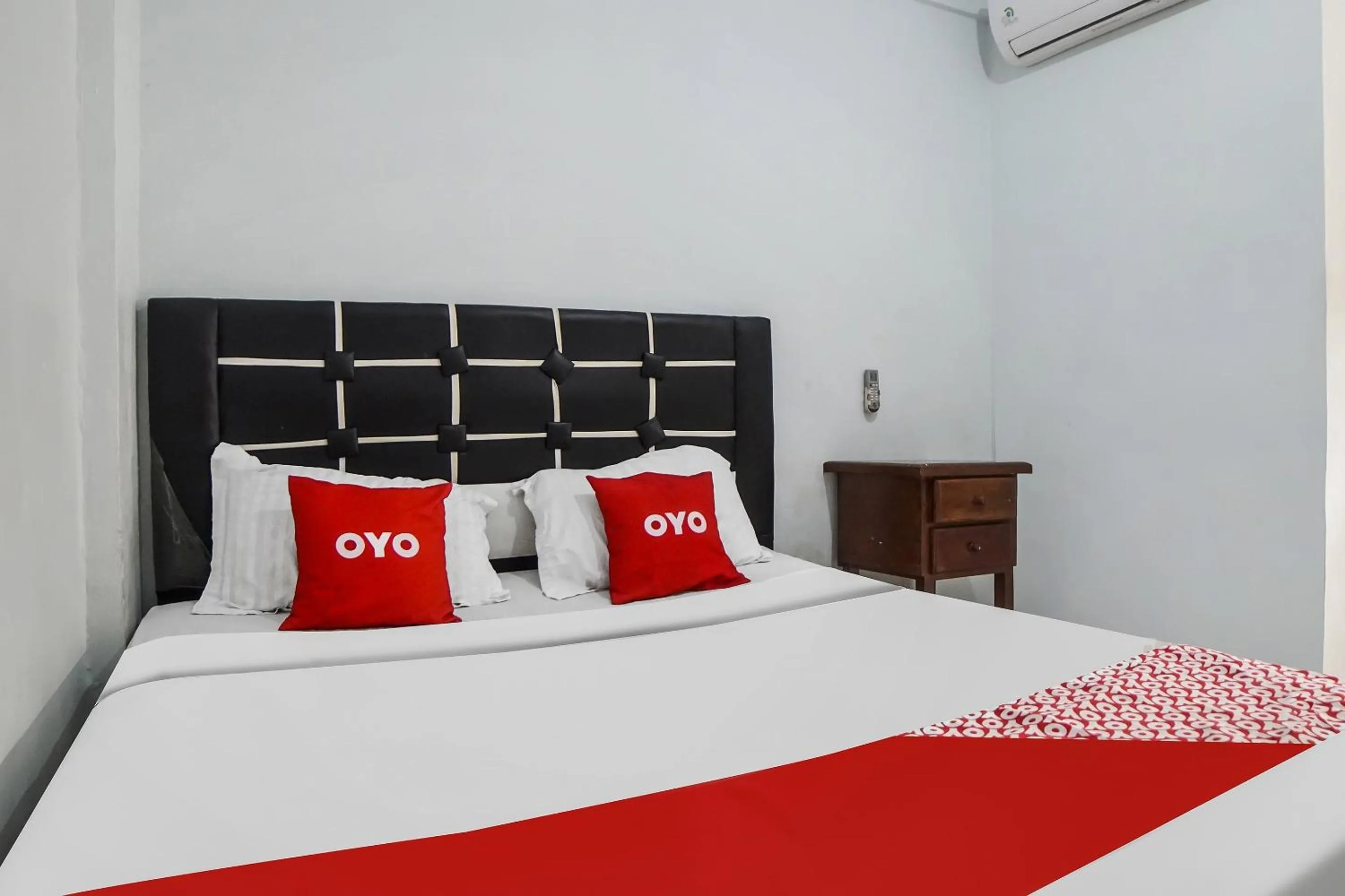 Bedroom in Hotel O Roemah Gebang