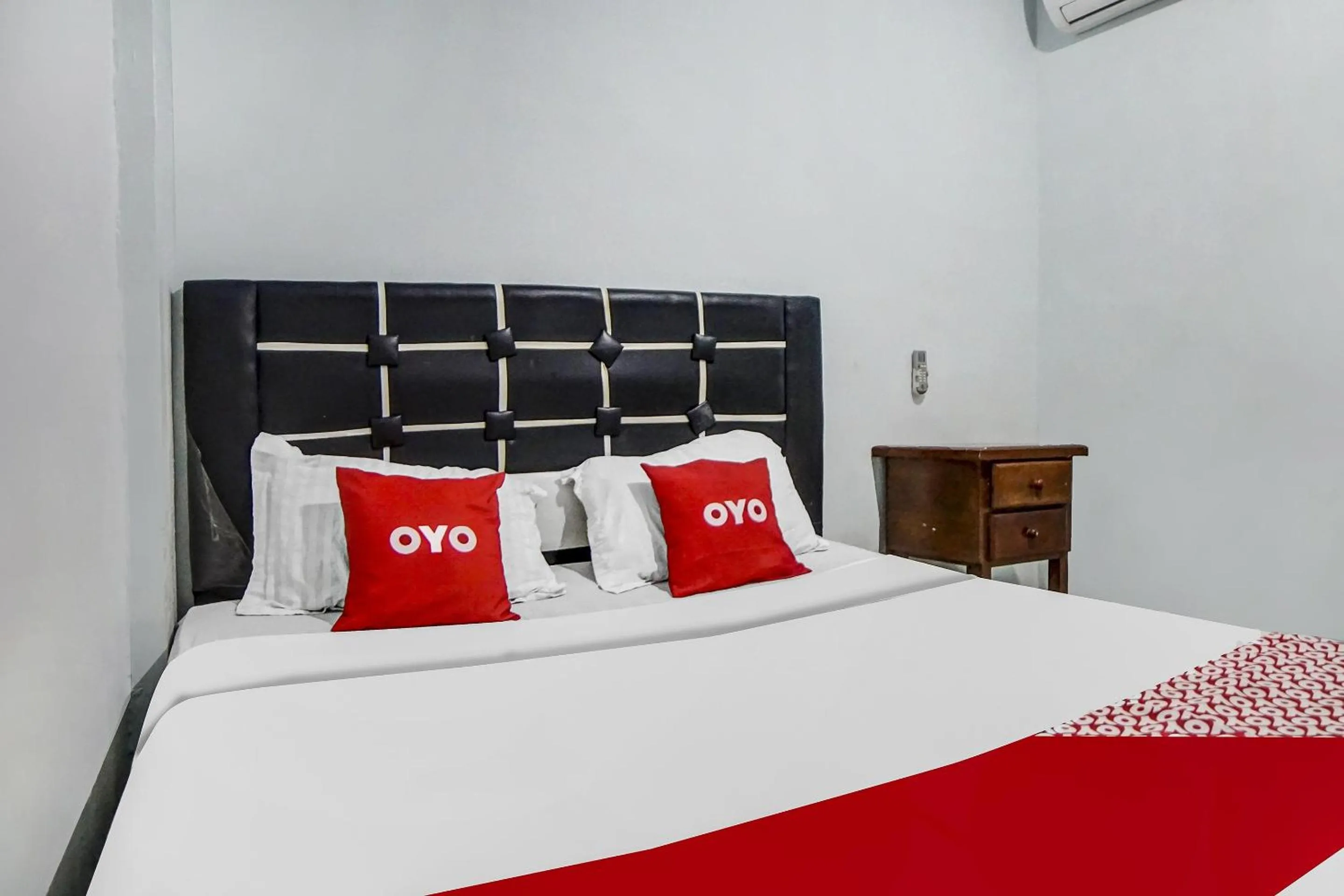 Bedroom in Hotel O Roemah Gebang