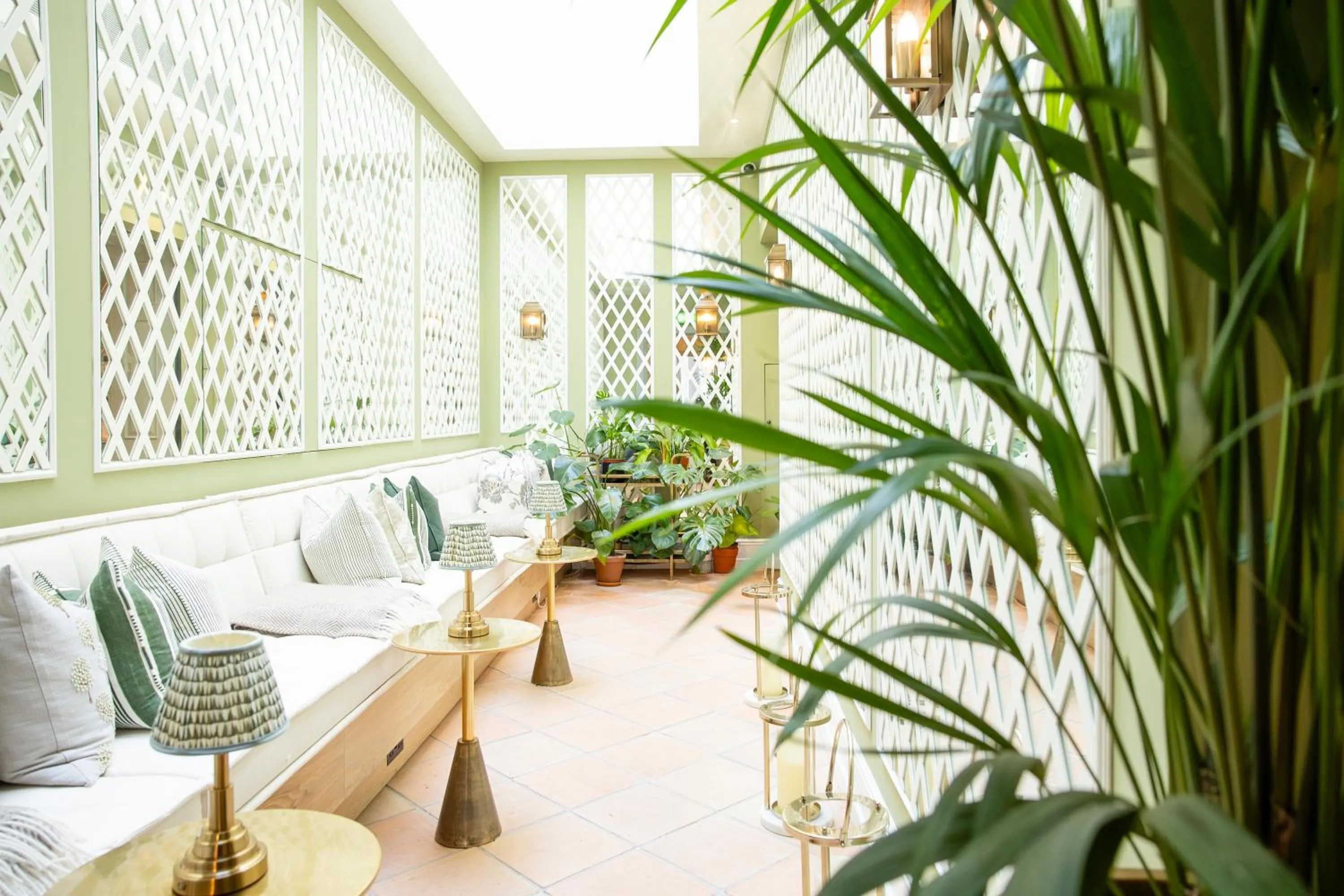 Lounge or bar in The Adria