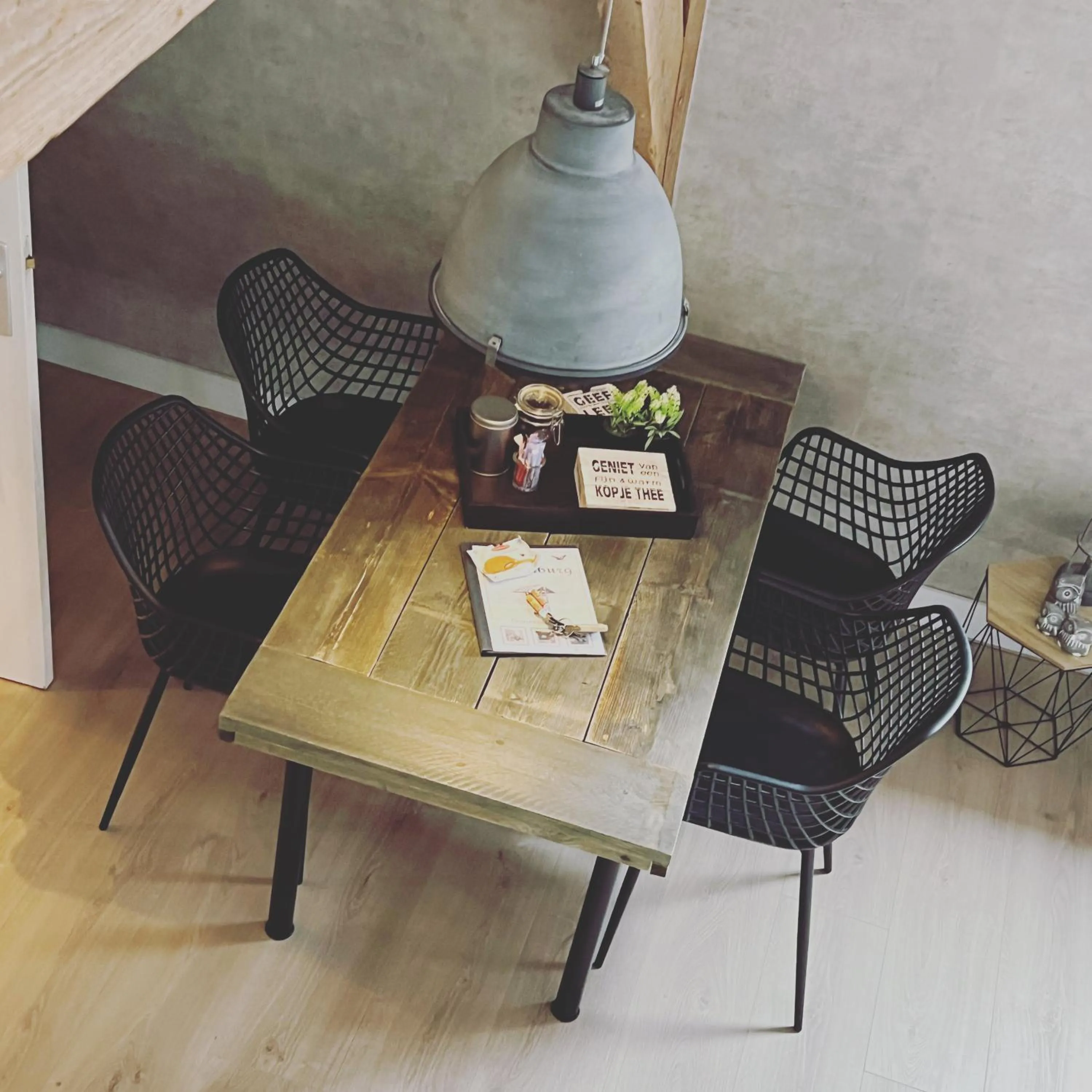 Dining area in Gastenverblijf Rodenburg