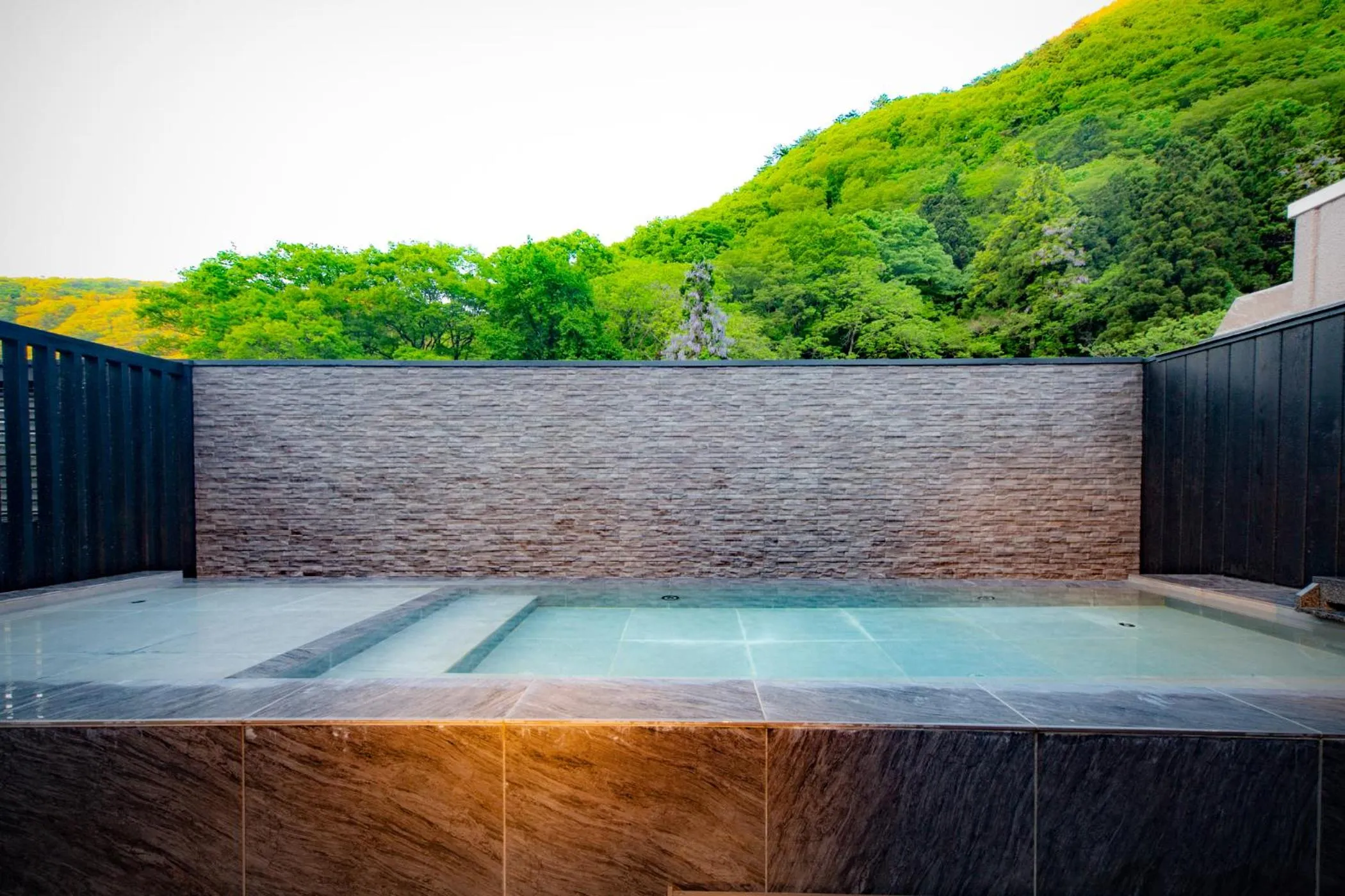 Hot Spring Bath in Aizu Higashiyama Onsen "Tsuki no Akari" self-service INN