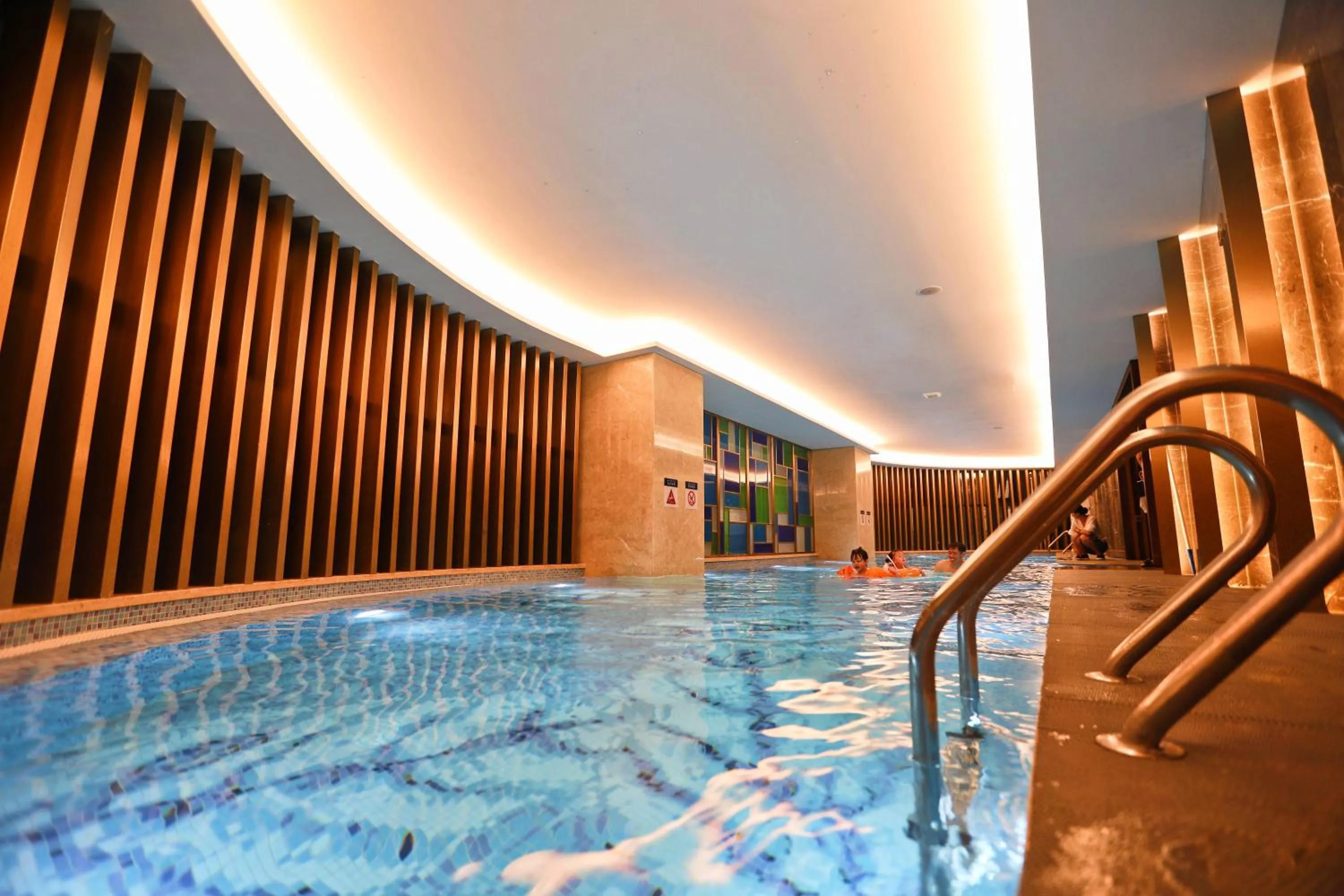 Ramada Plaza Fuxian Lake