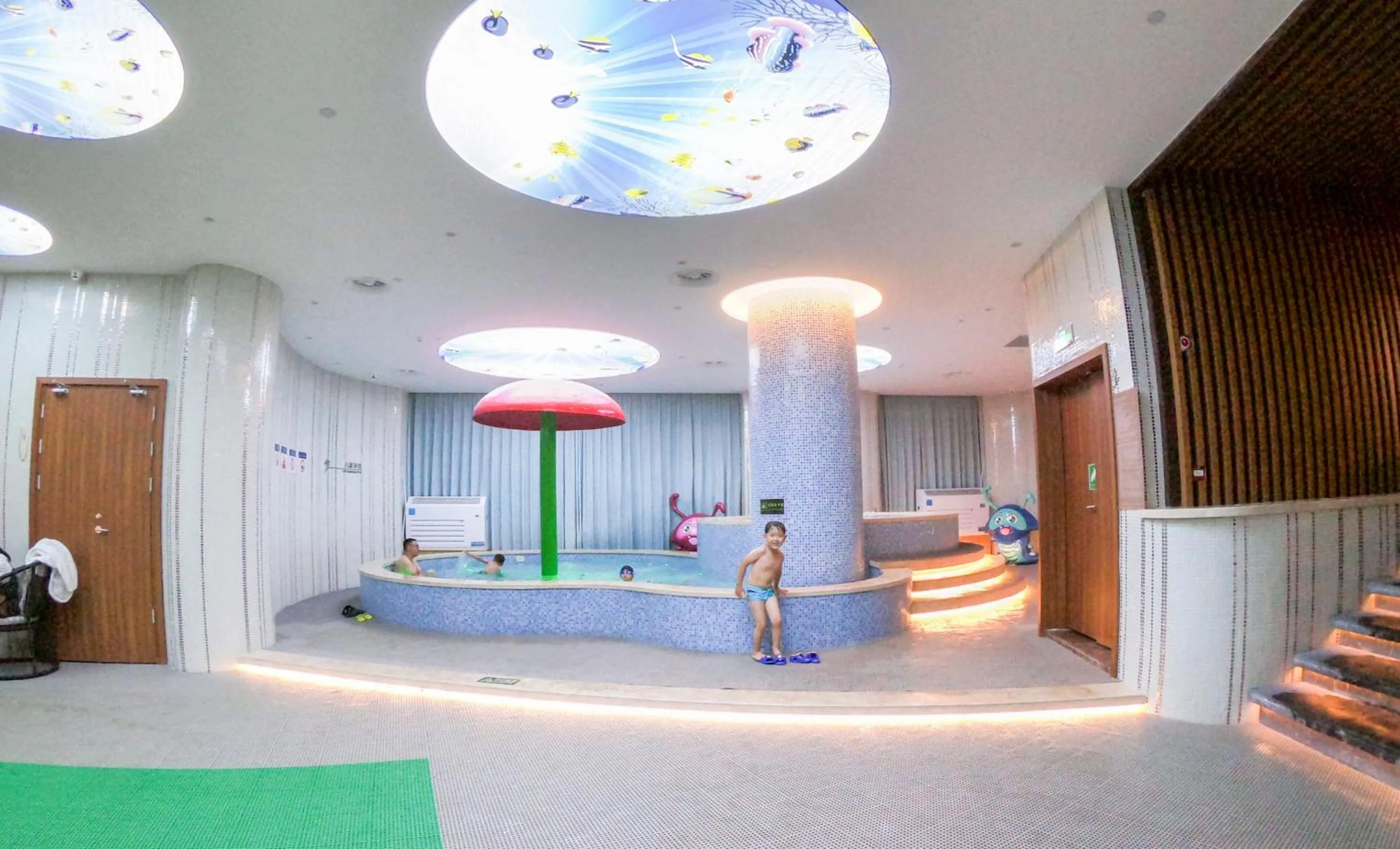 Ramada Plaza Fuxian Lake