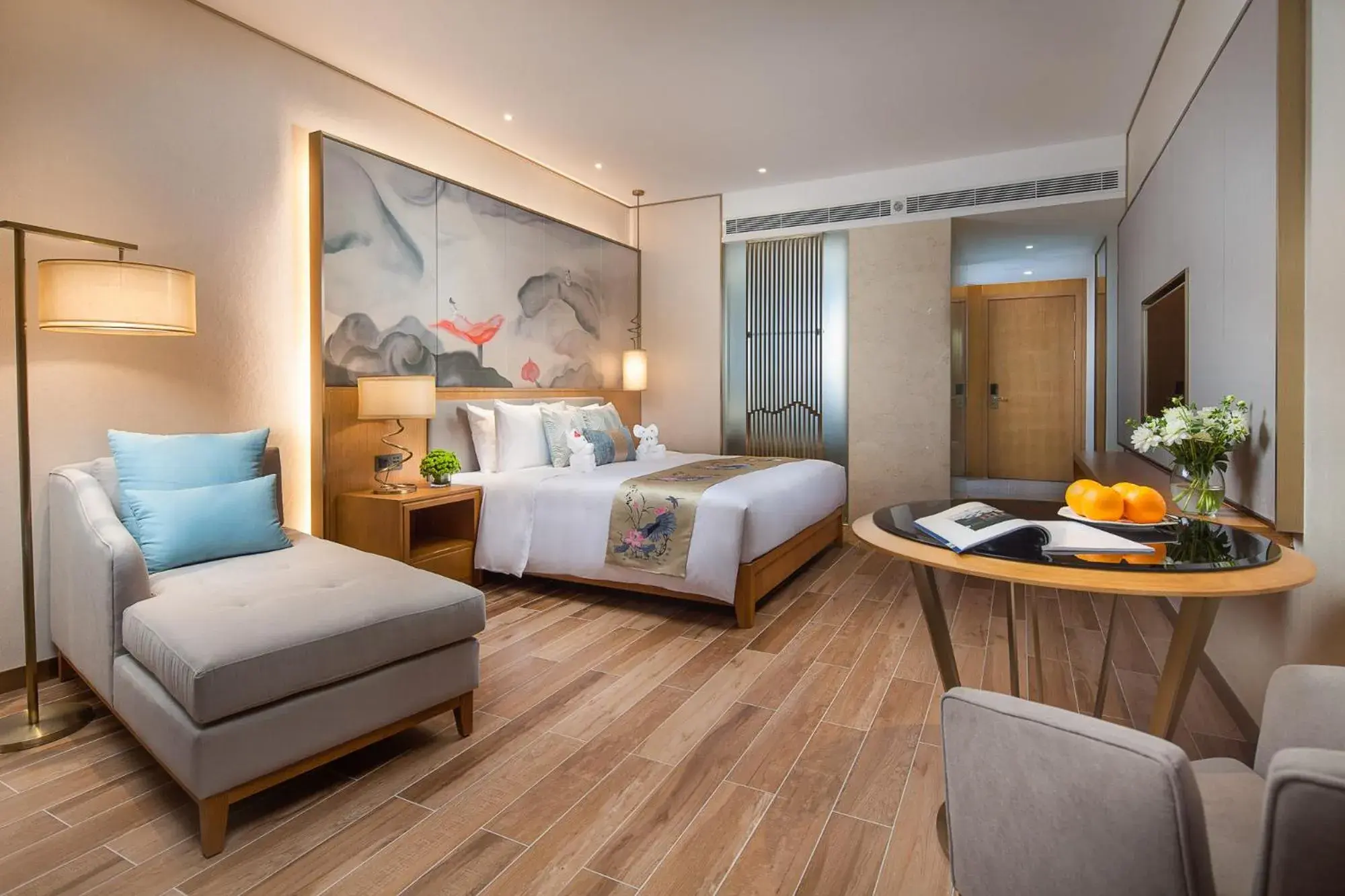 Deluxe King Room in Ramada Plaza Fuxian Lake Deluxe King Room in Ramada Plaza Fuxian Lake