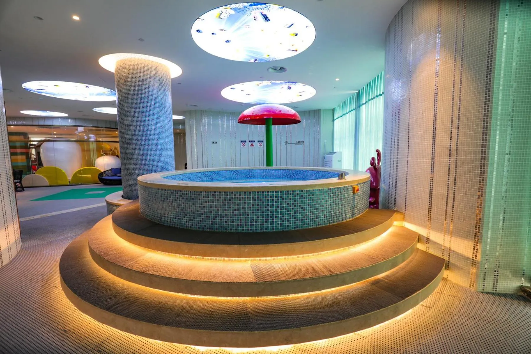 Ramada Plaza Fuxian Lake