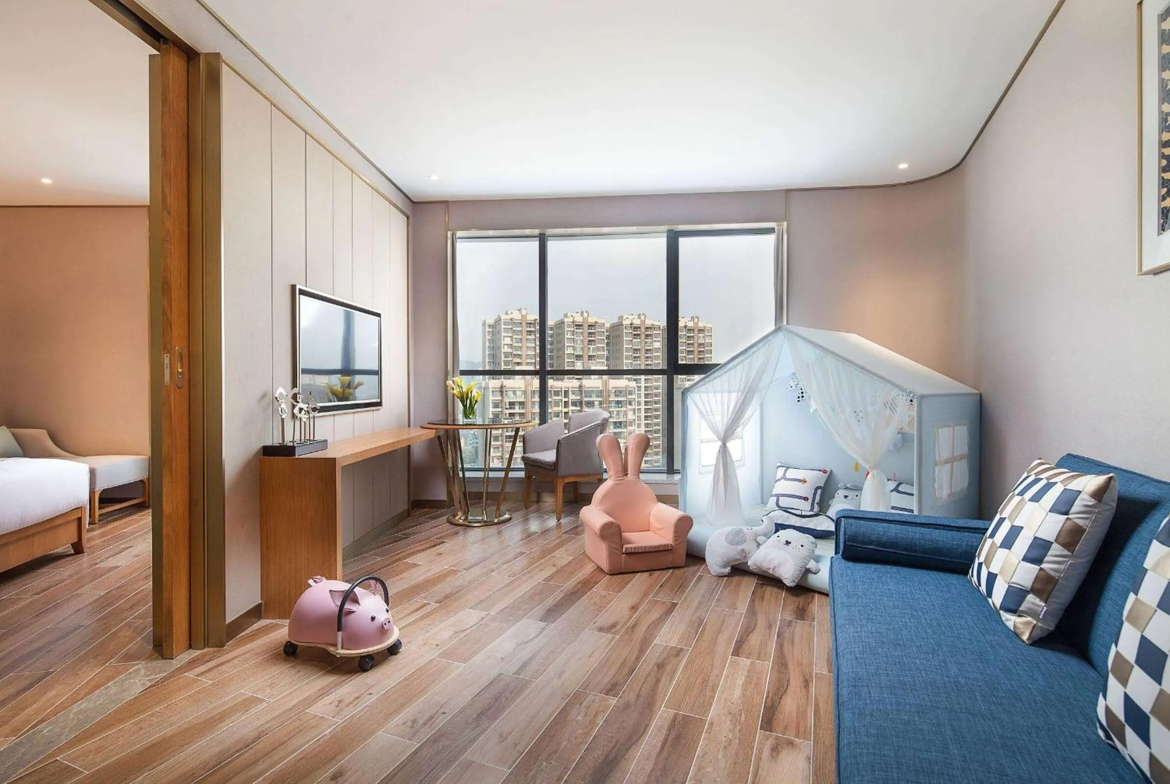 Photo of the whole room in Ramada Plaza Fuxian Lake