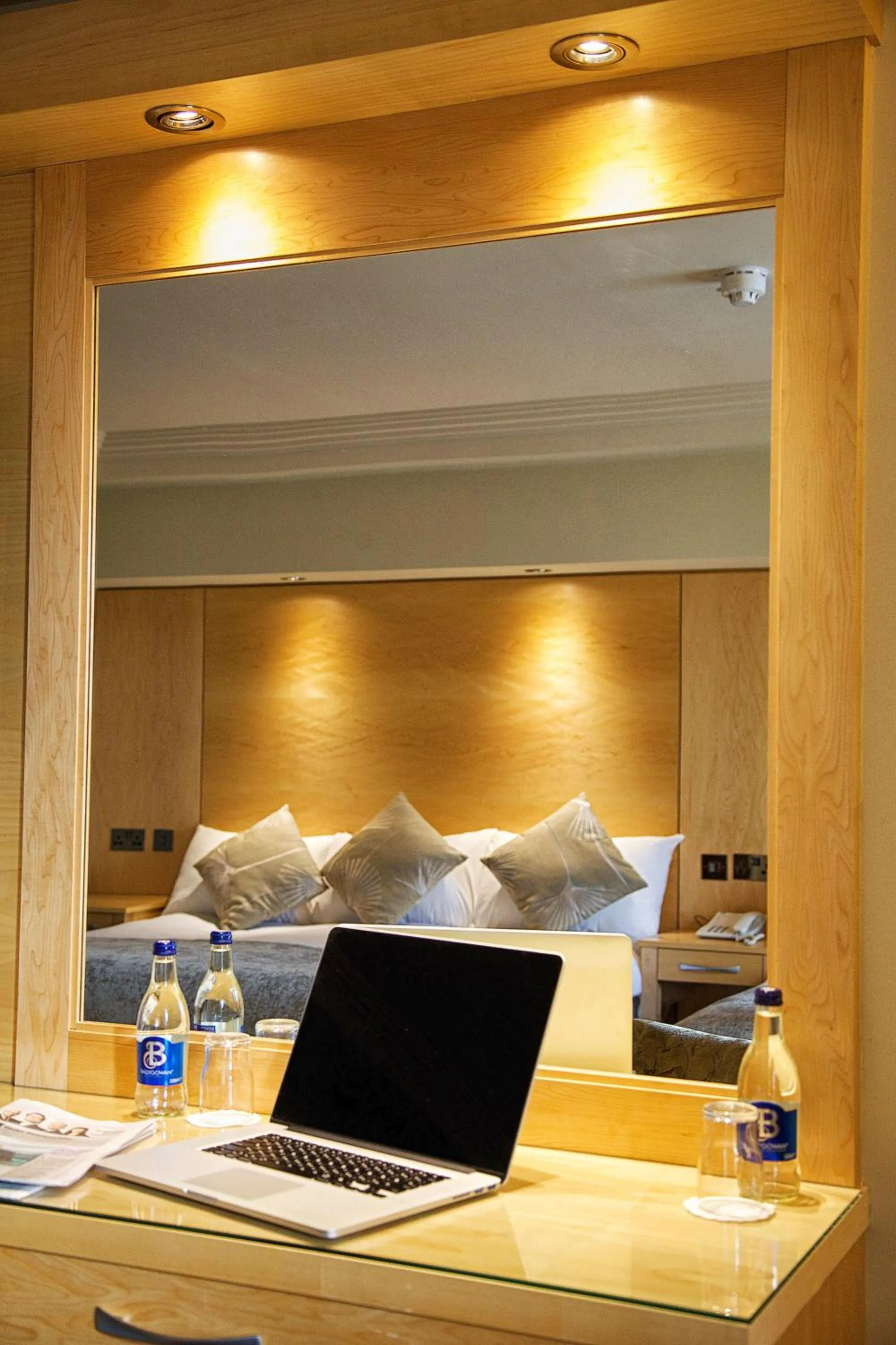 Bedroom, Bed in Torc Hotel