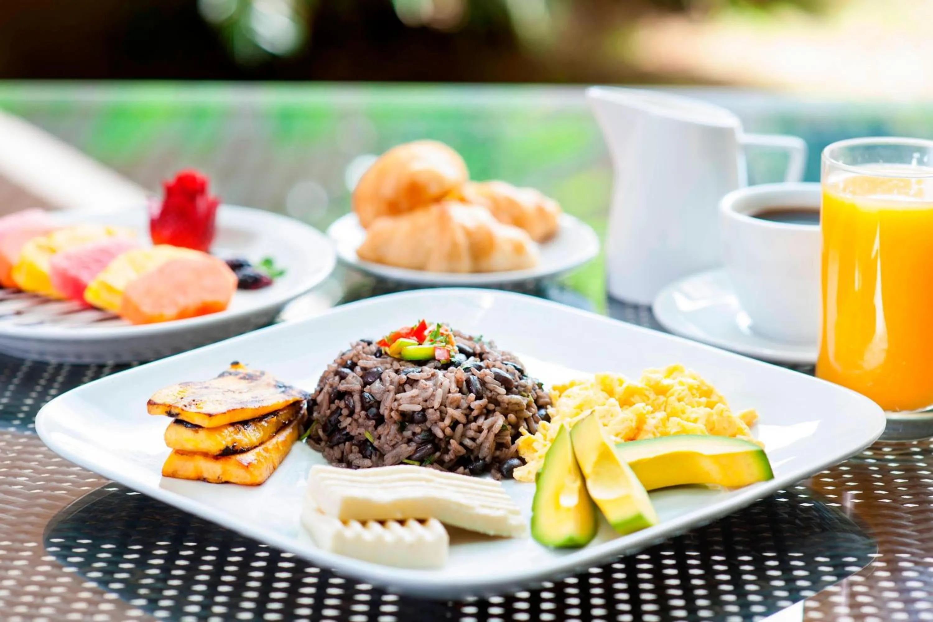 Breakfast in Courtyard by Marriott San Jose Airport Alajuela