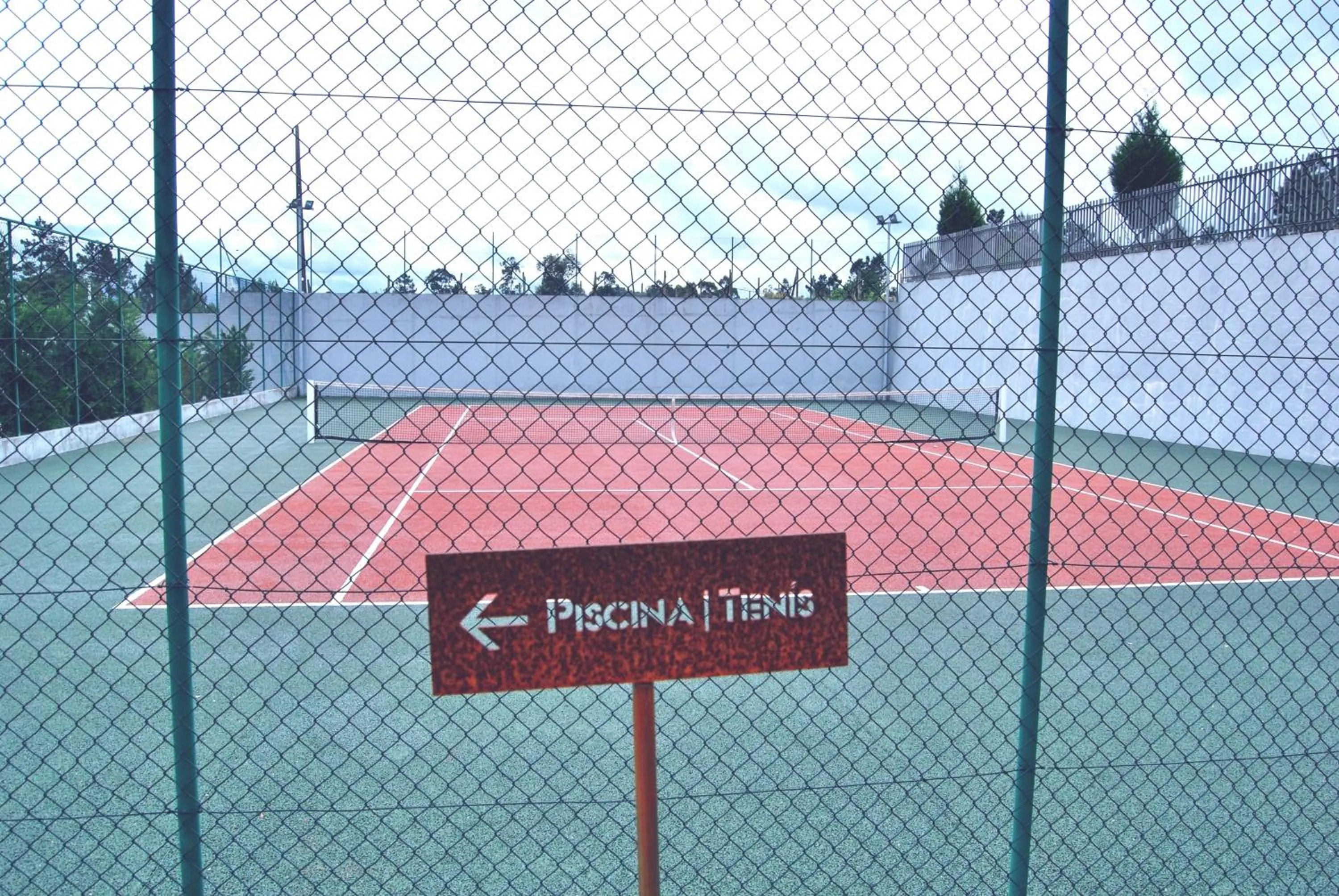 Tennis court in Hotel Quinta da Cruz & SPA
