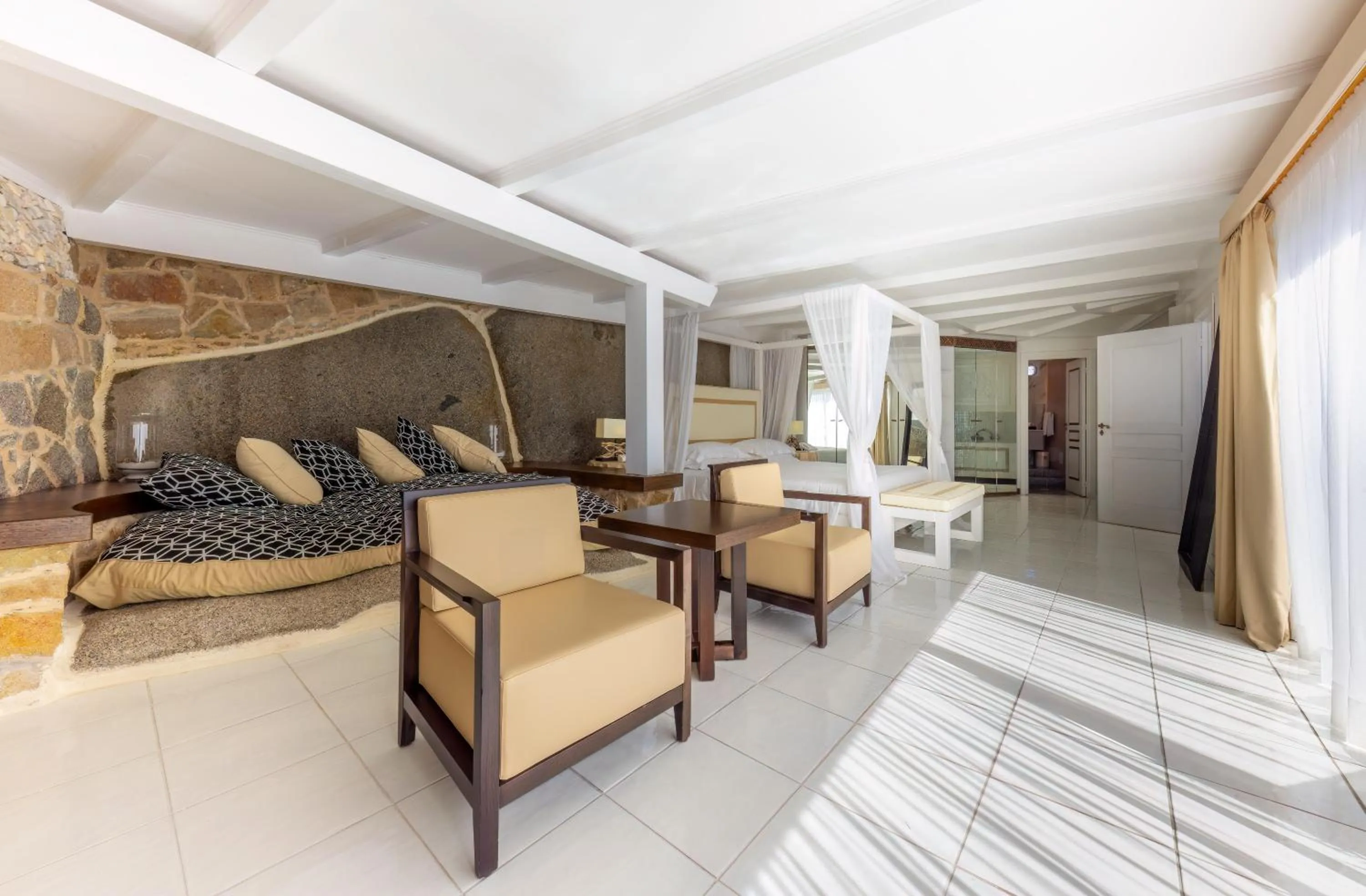 Bedroom in Hotel & SPA des Pecheurs