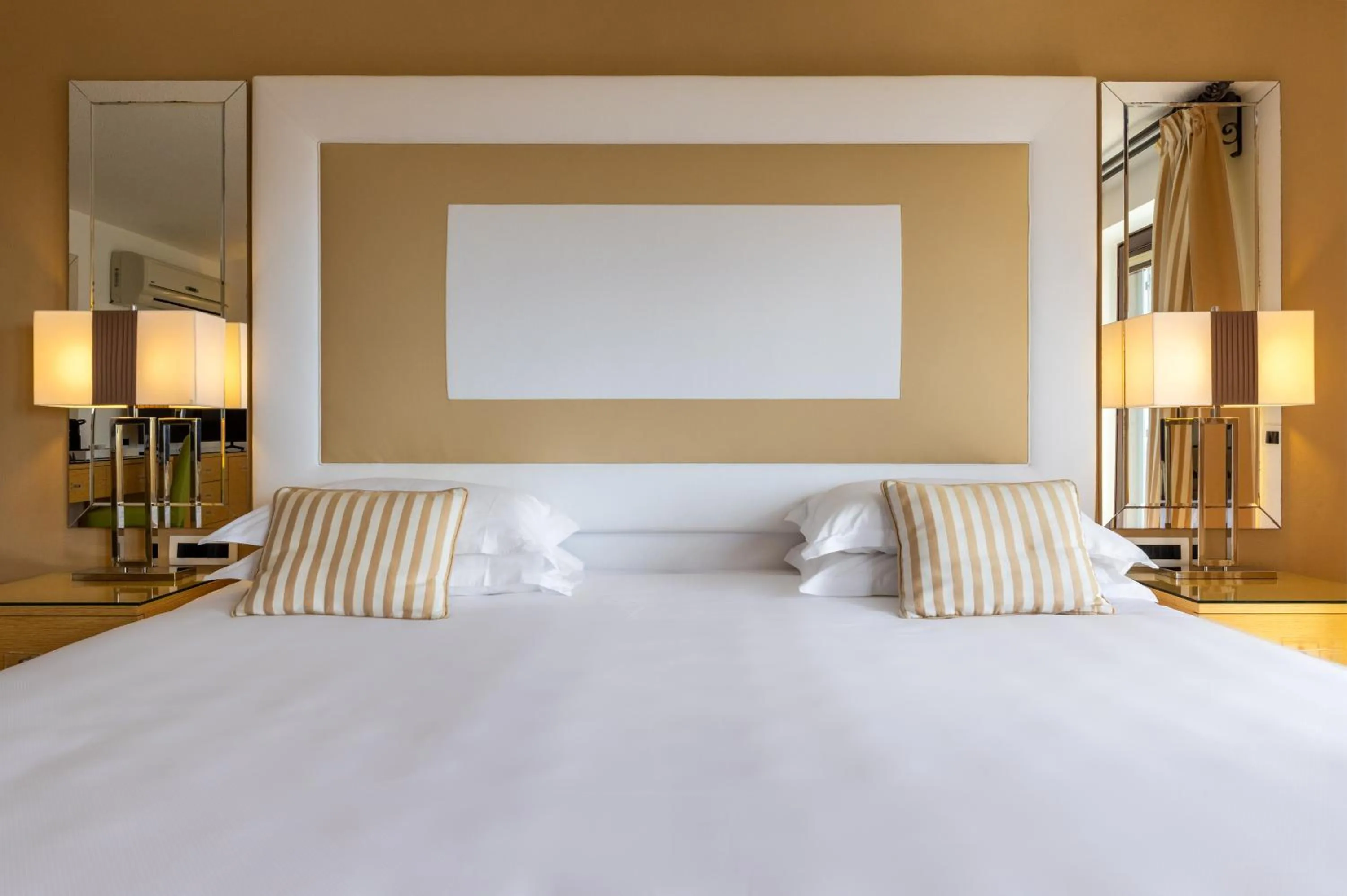 Bedroom, Bed in Hotel & SPA des Pecheurs