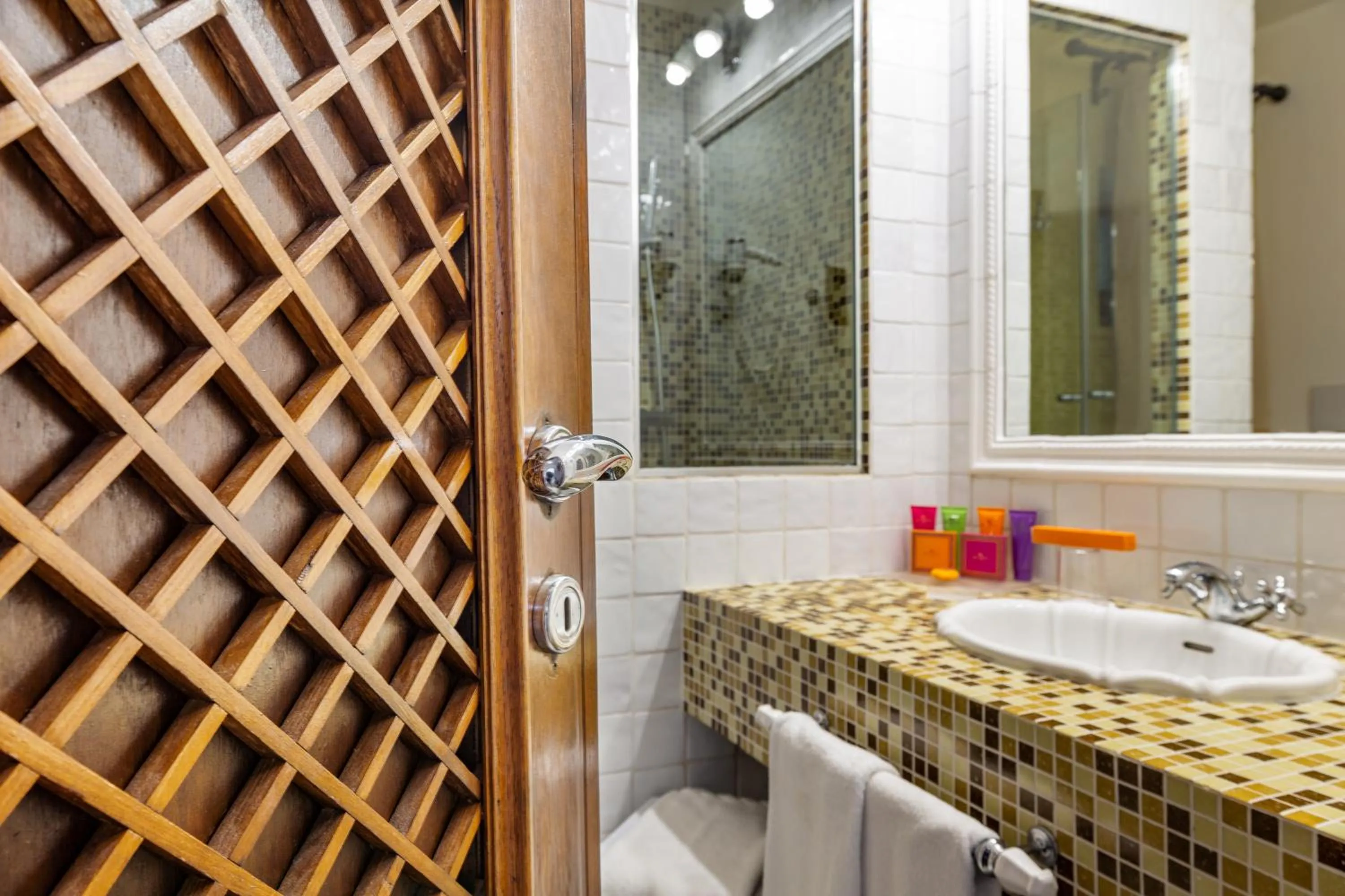 Toilet in Hotel & SPA des Pecheurs