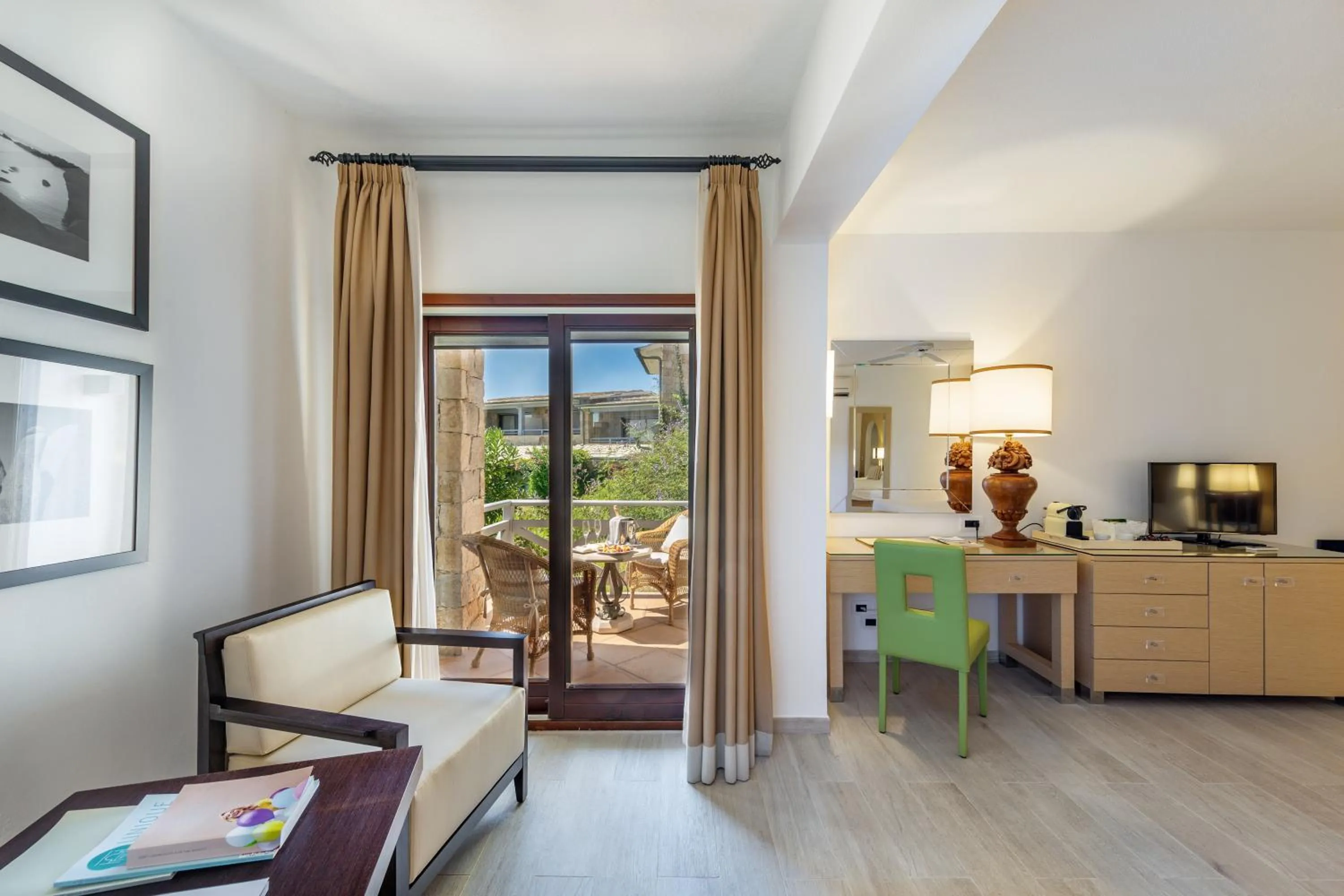 Balcony/Terrace in Hotel & SPA des Pecheurs