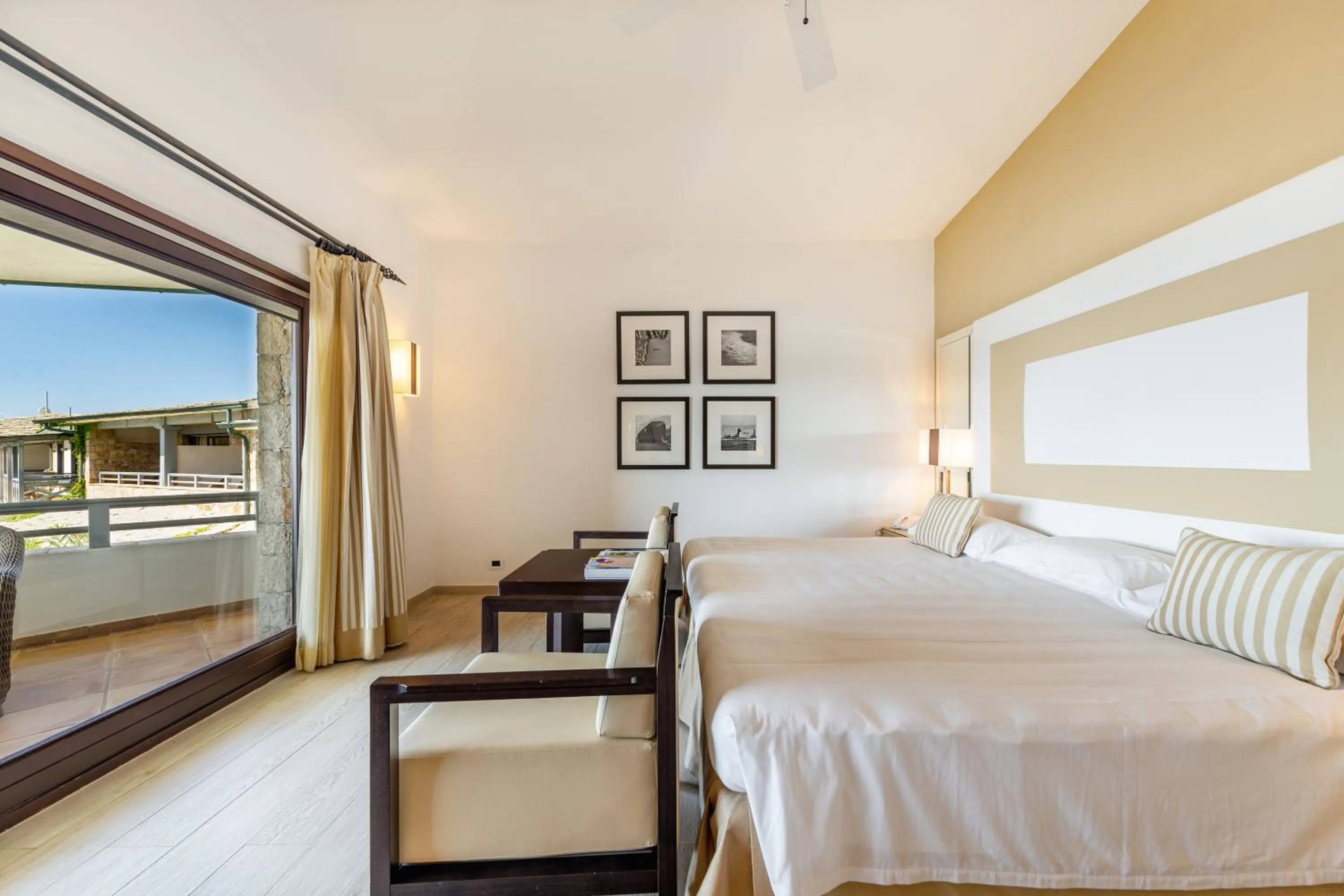 View (from property/room), Bed in Hotel & SPA des Pecheurs