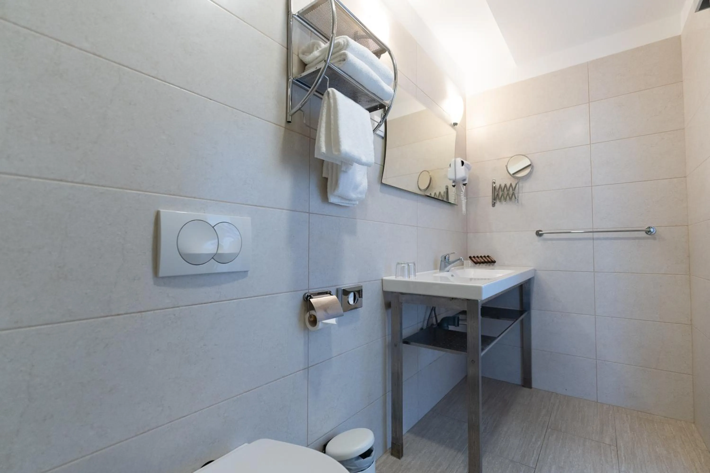 Bathroom in Barbara Piran Beach Hotel