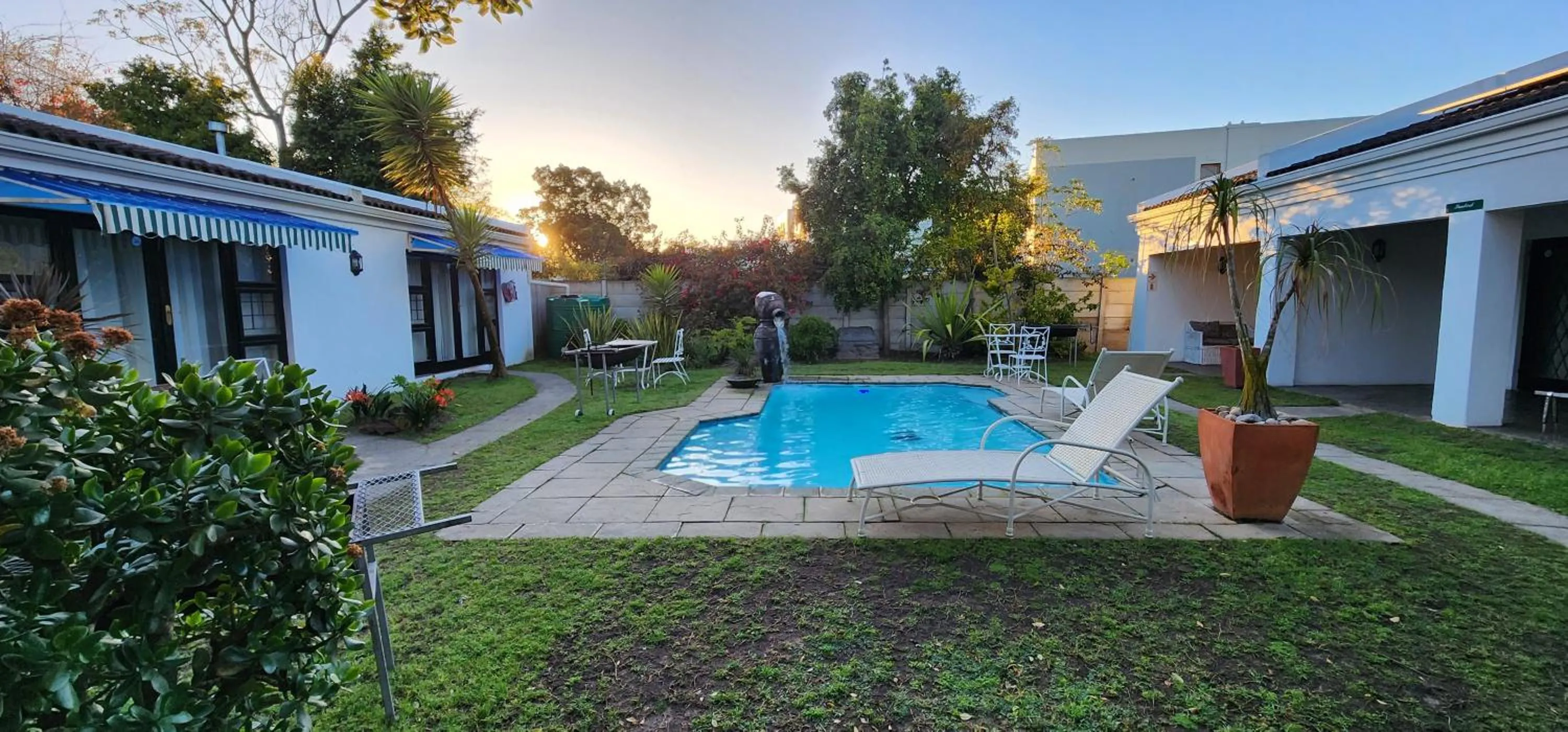 Swimming pool in B My Guest