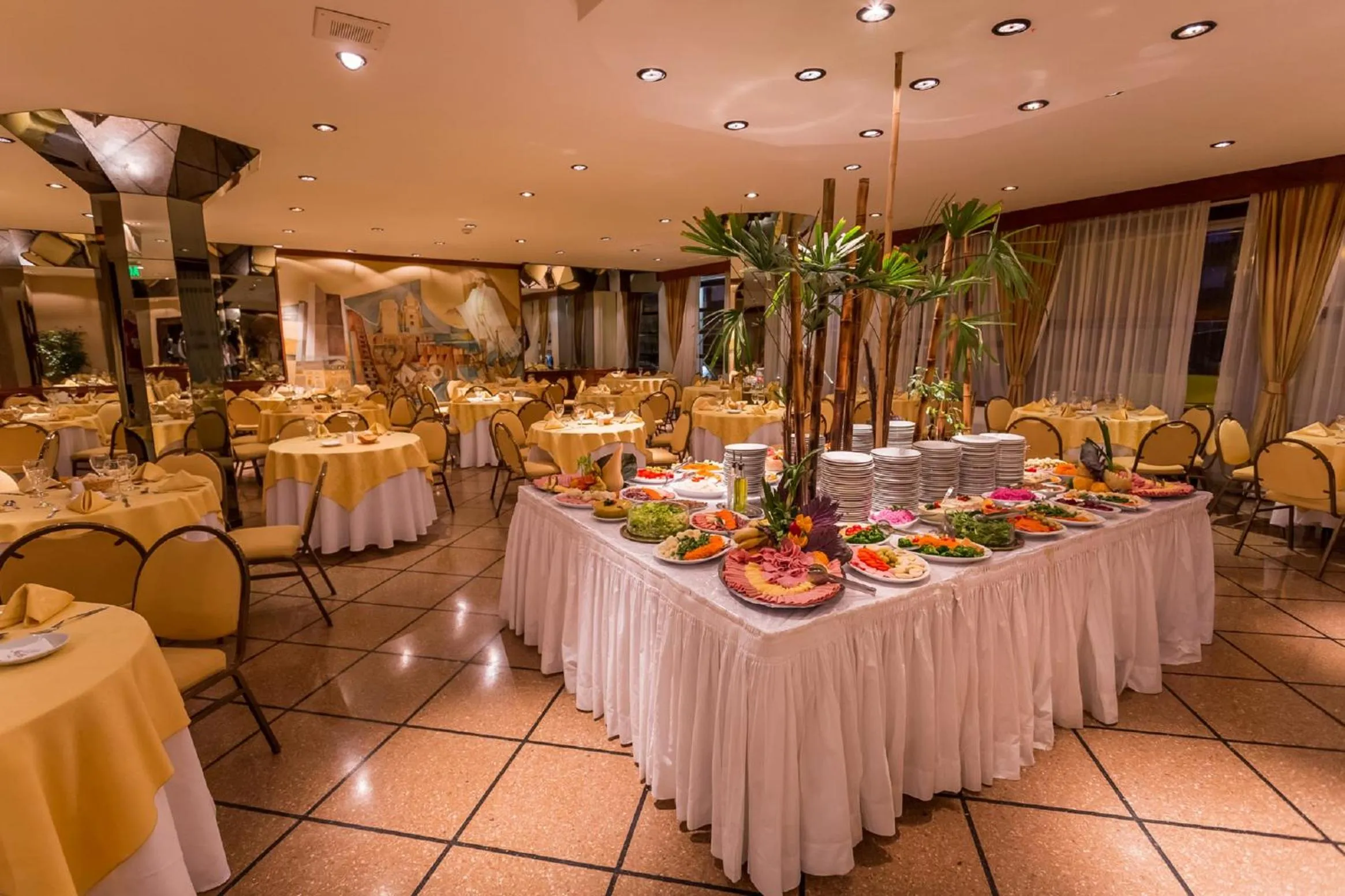 Food and drinks in Hotel Astor