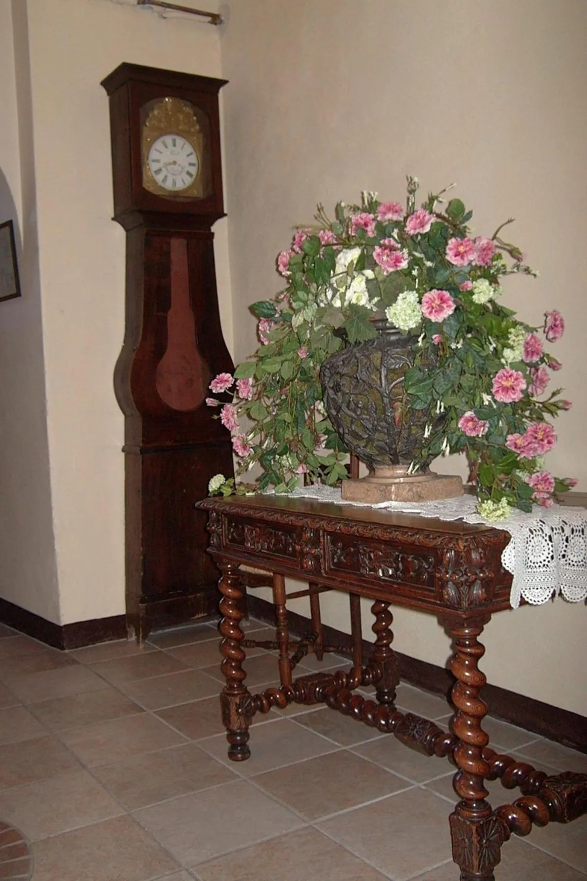 Decorative detail in Hostellerie Le Beffroi