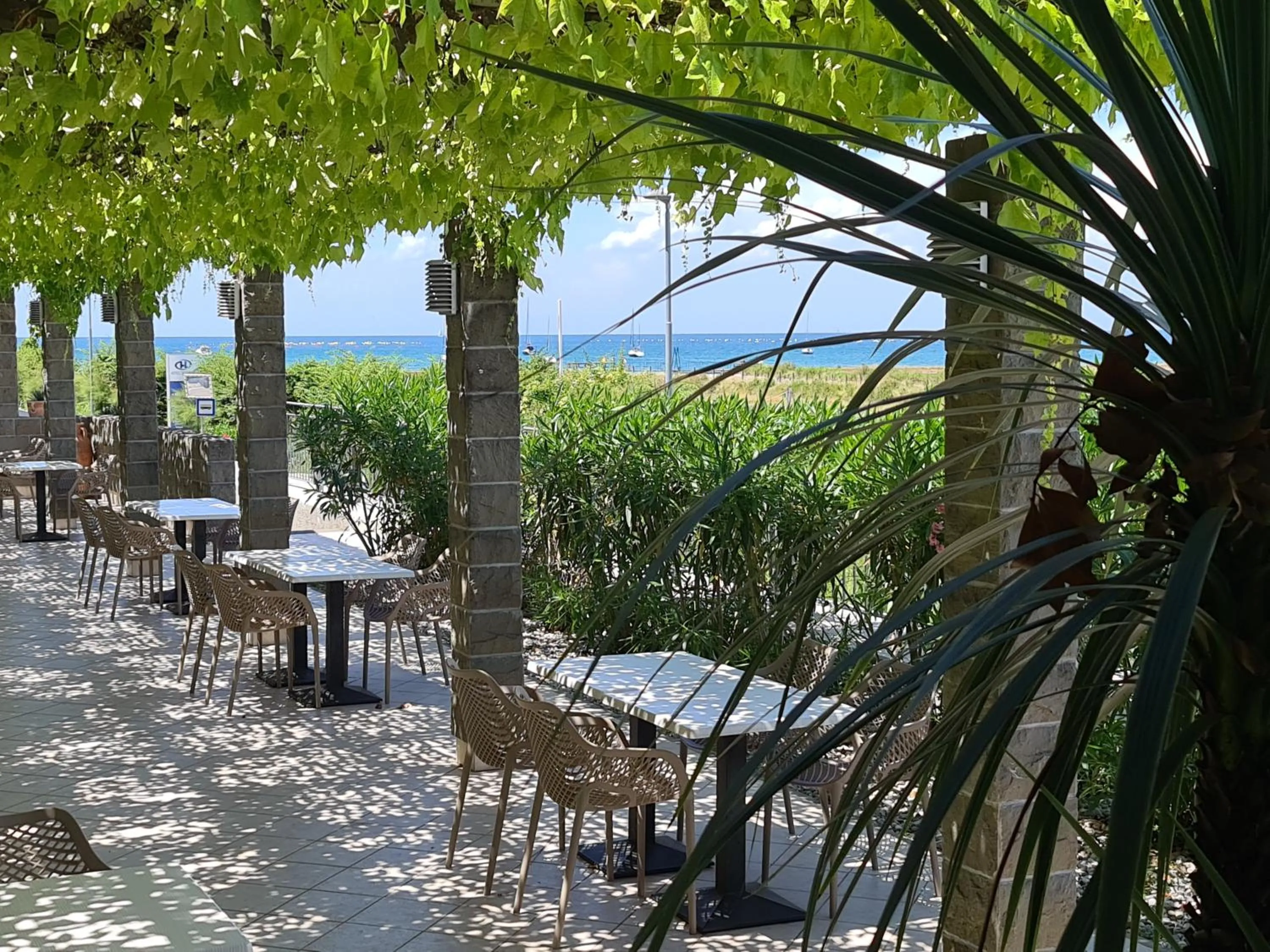 Patio in Hotel Oleander - Oleander Resort