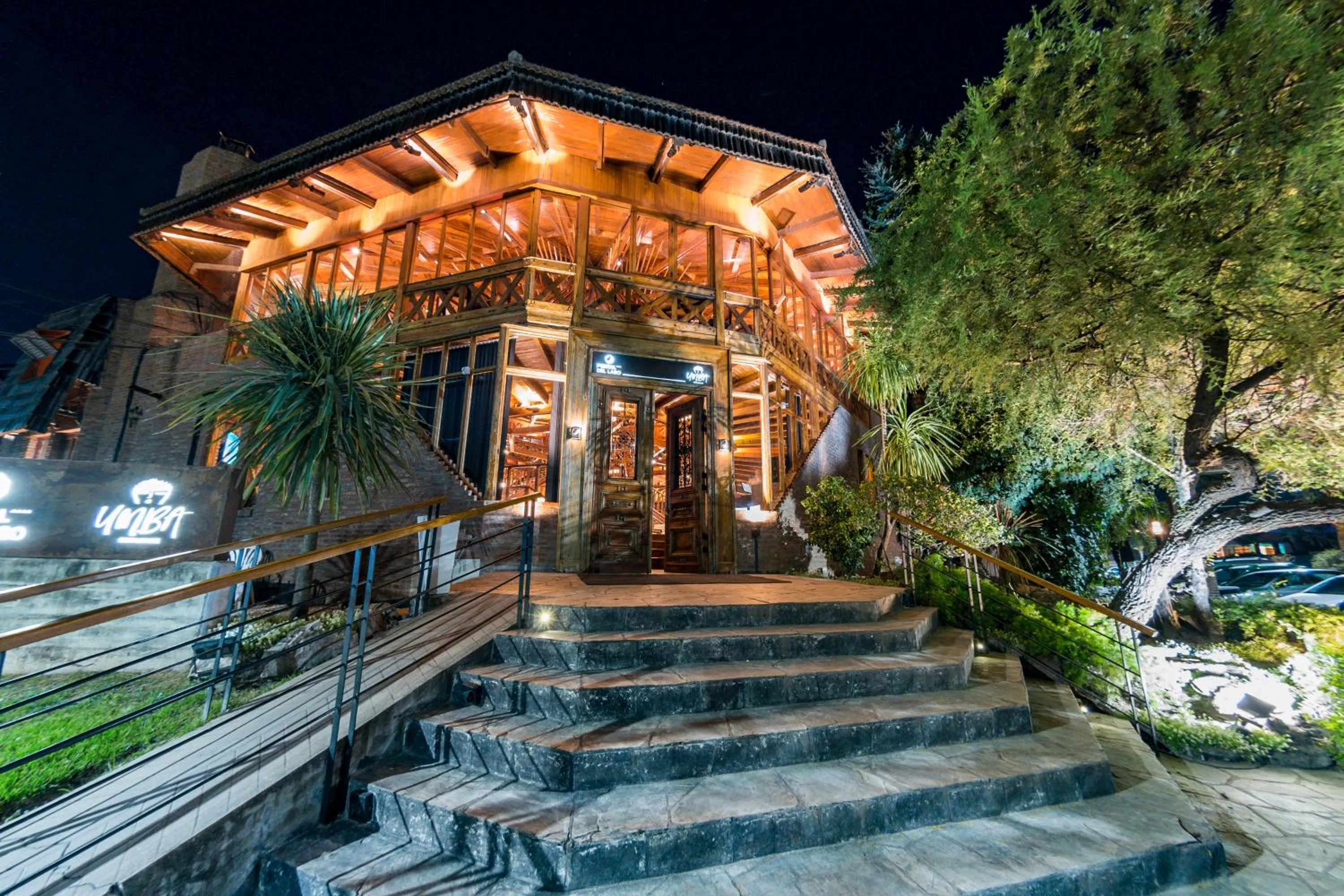 Portal del Lago Hotel