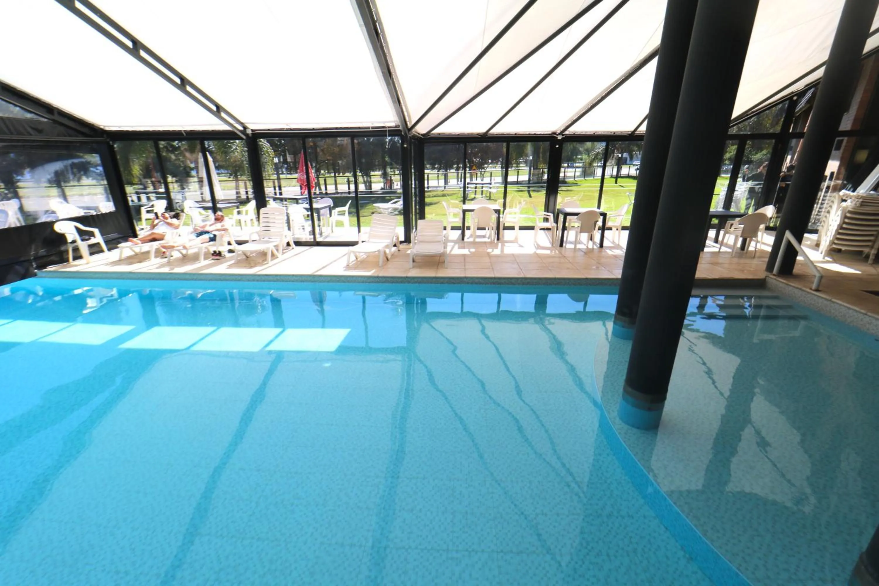 Swimming pool in Portal del Lago Hotel