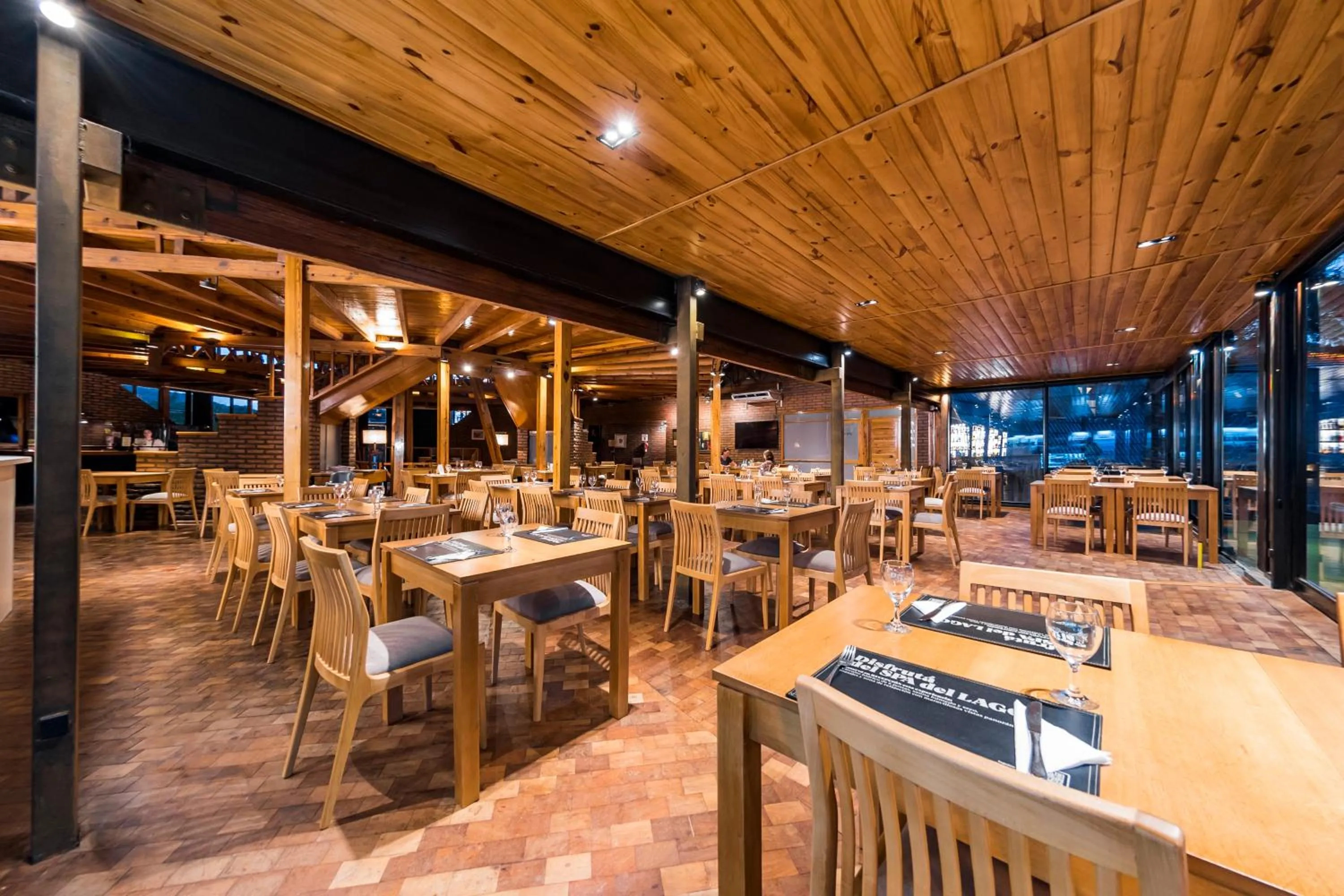 Portal del Lago Hotel