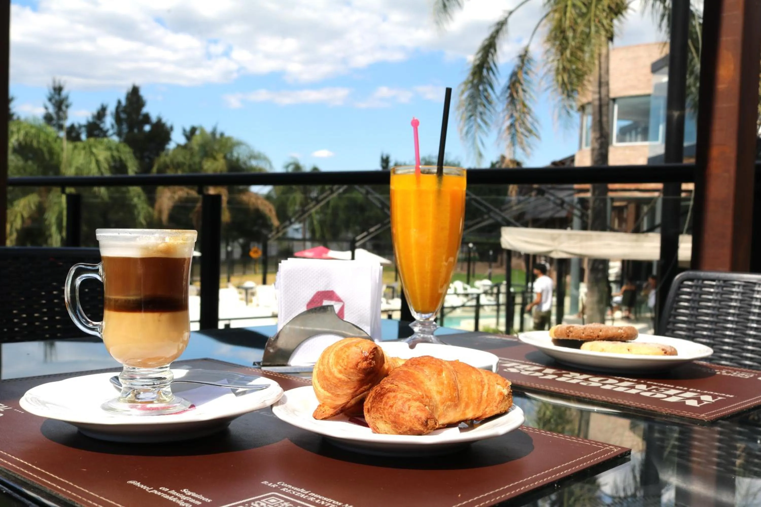 Portal del Lago Hotel