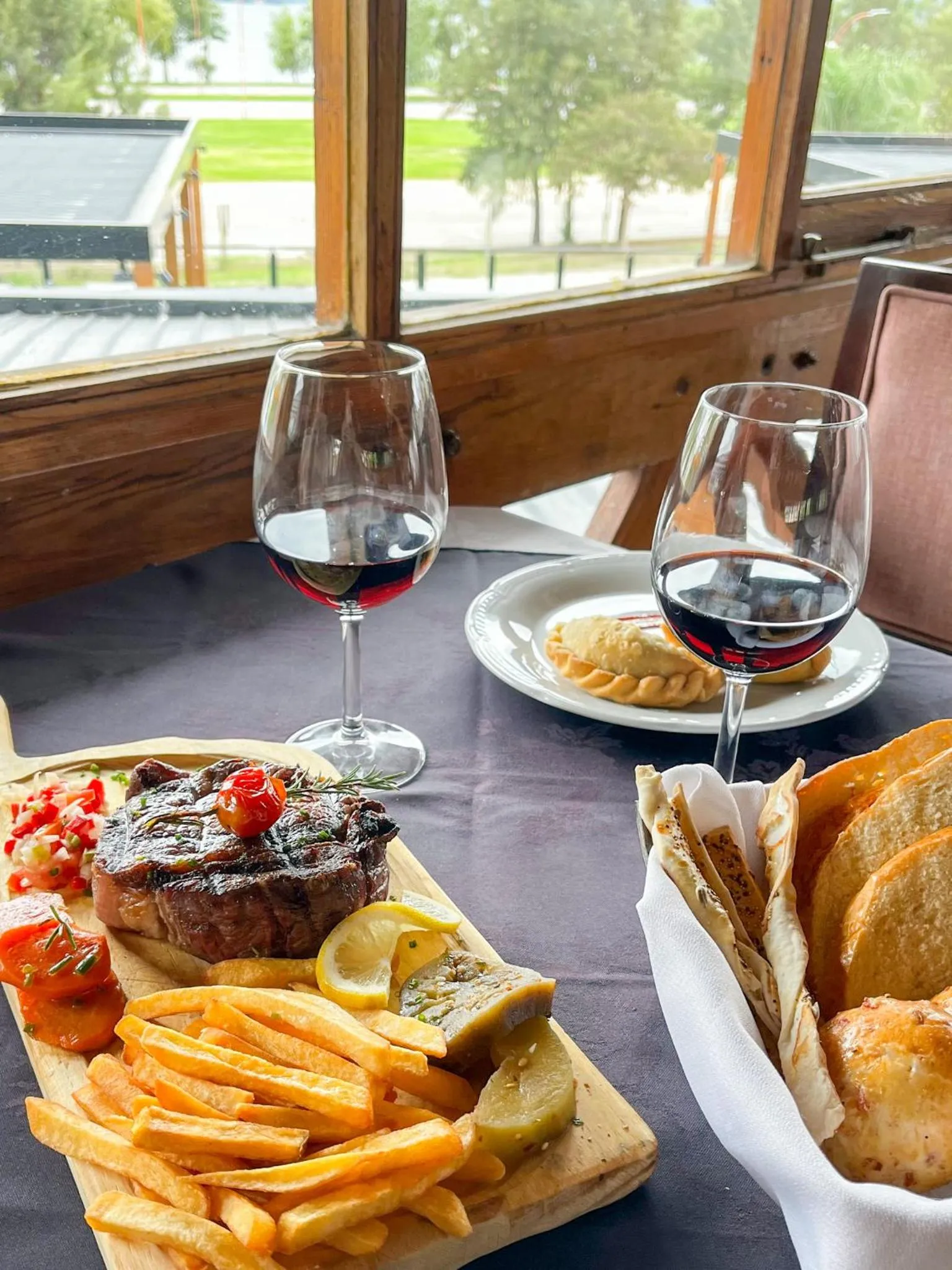 Portal del Lago Hotel