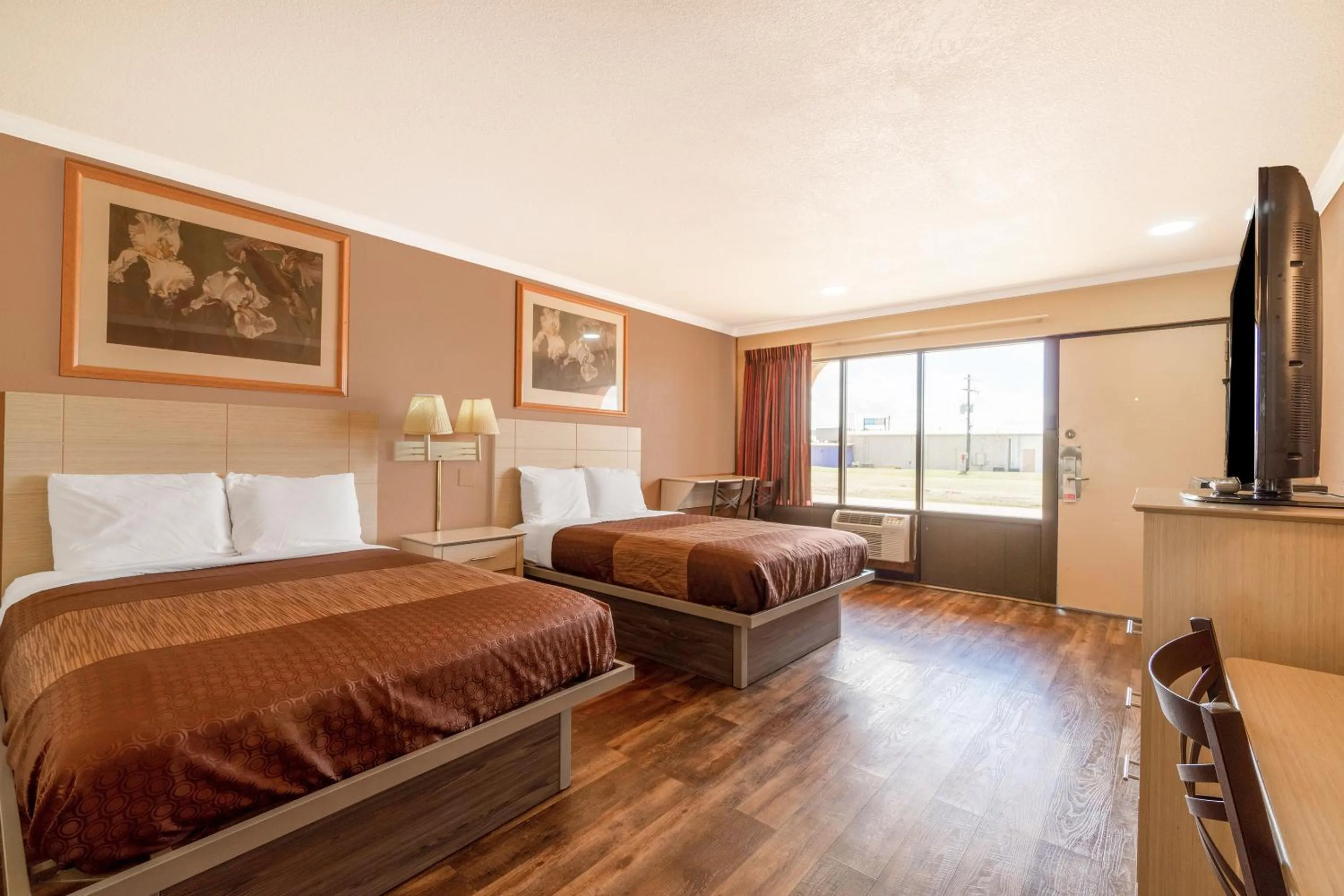 Bedroom in River Valley Motor Inn By OYO La Grange Texas