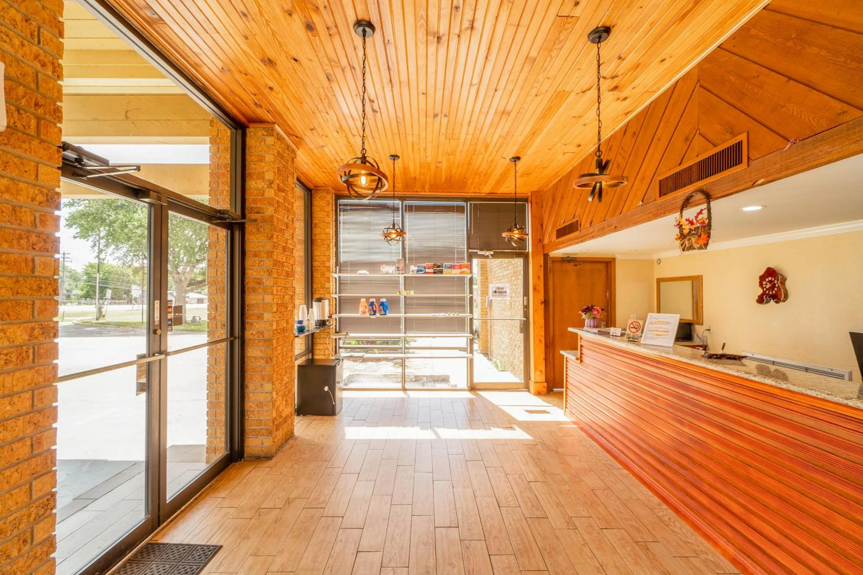 Lobby or reception in River Valley Motor Inn By OYO La Grange Texas