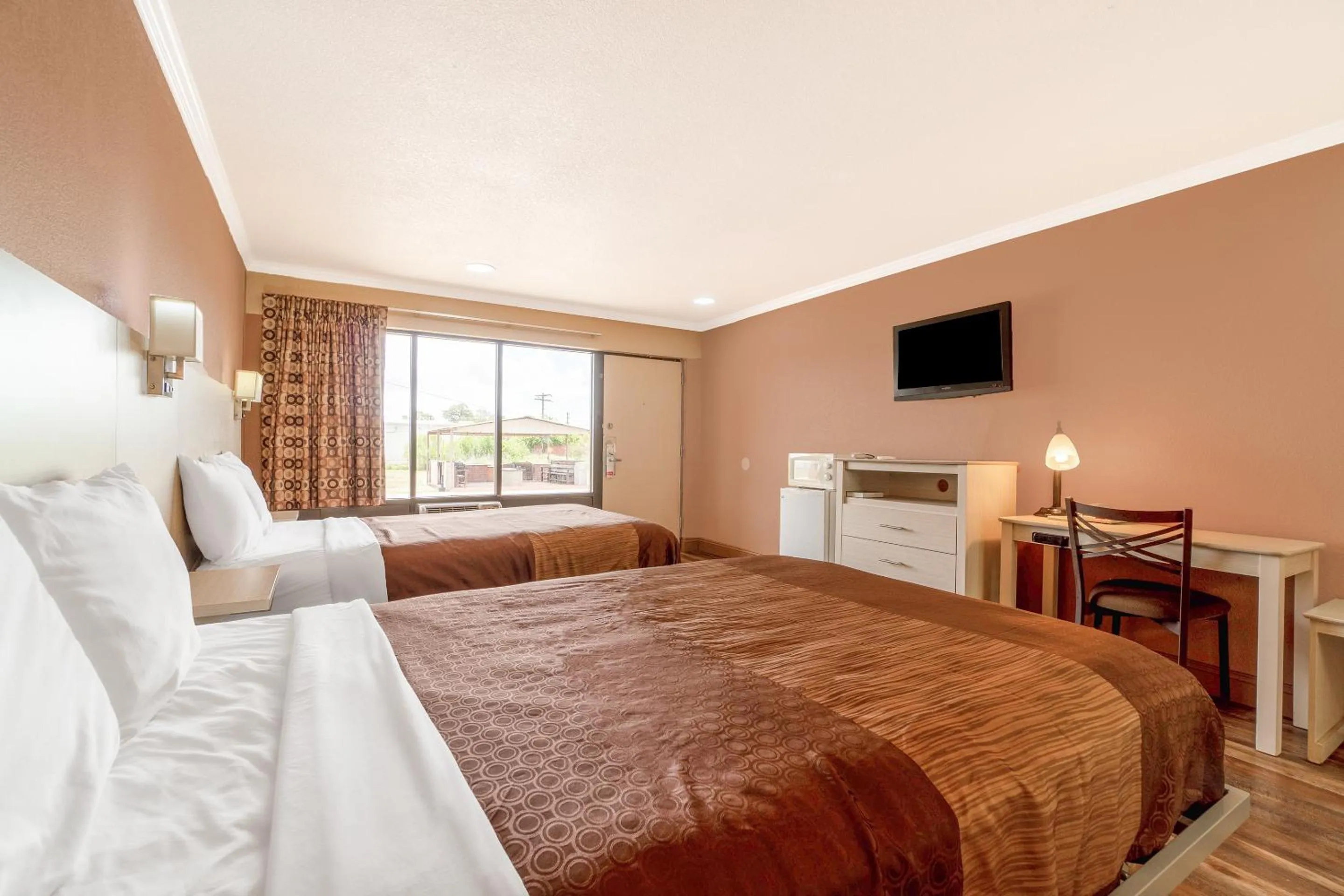 Bedroom in River Valley Motor Inn By OYO La Grange Texas