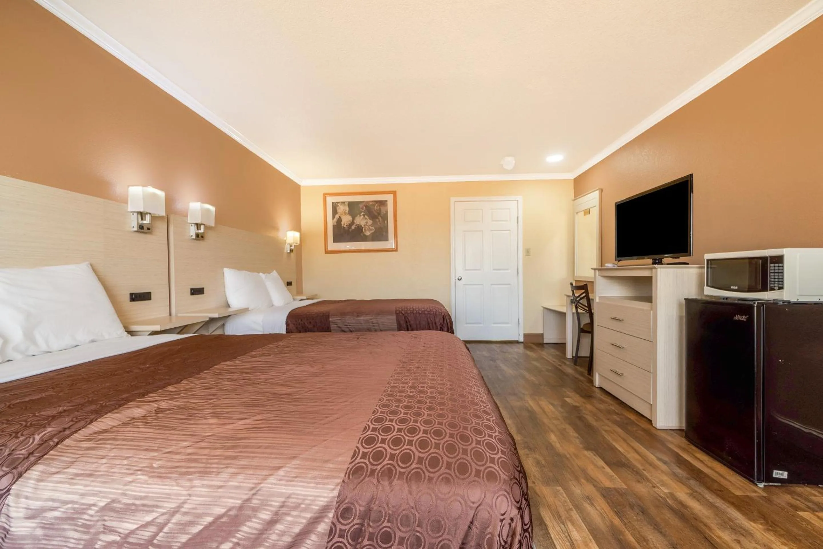 Bedroom in River Valley Motor Inn By OYO La Grange Texas