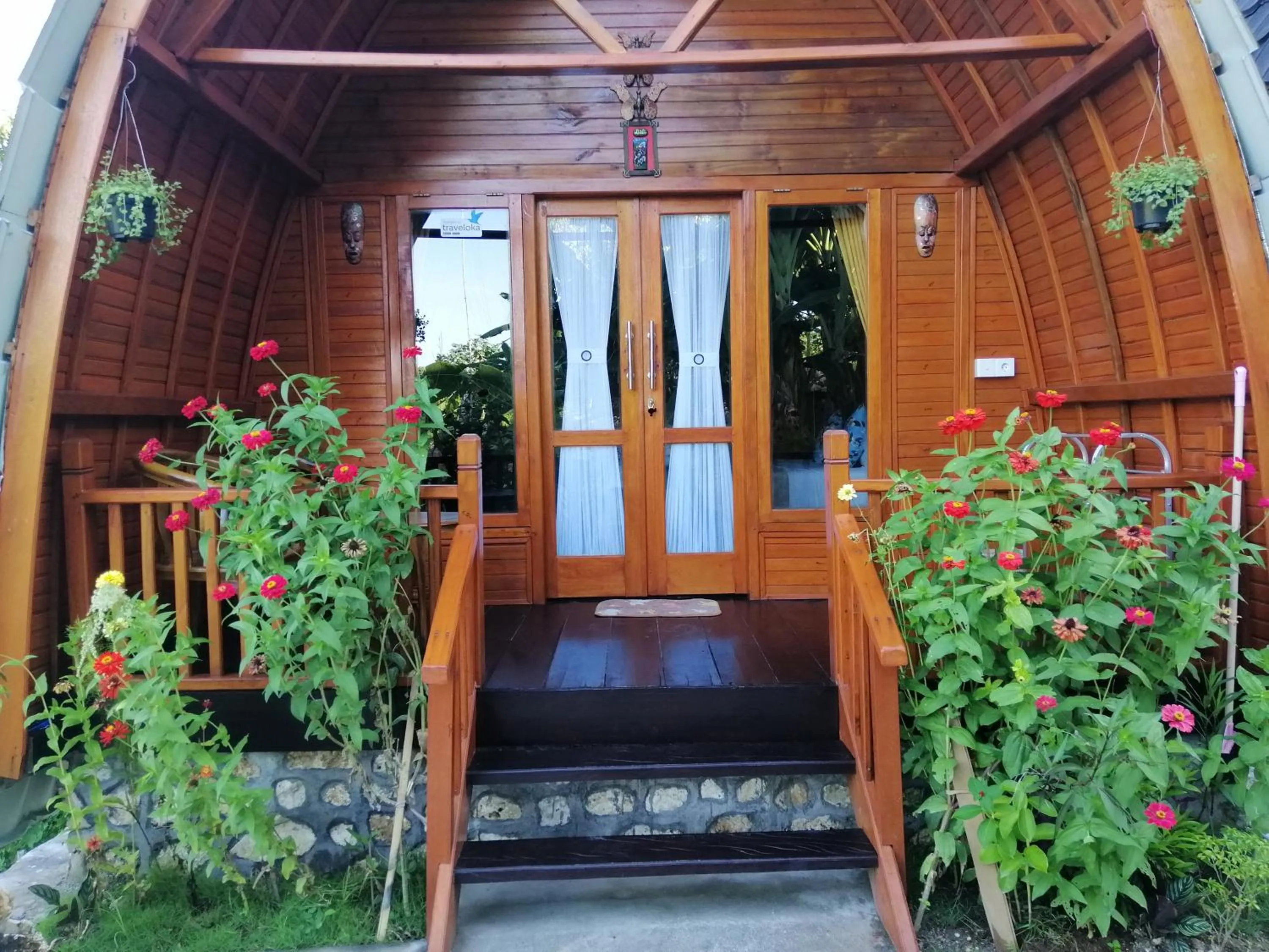 Facade/entrance in Ginanthi Cottage