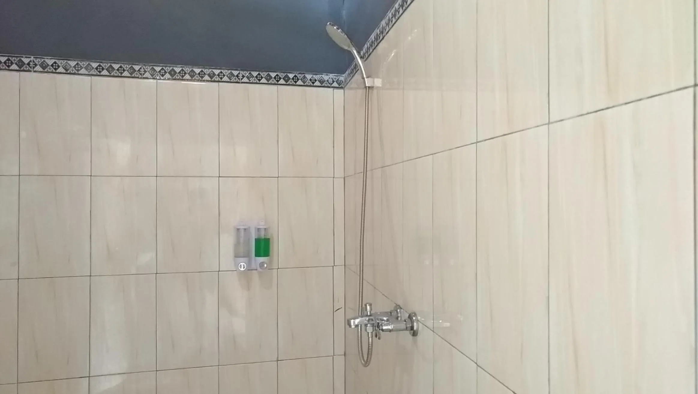 Shower in Ginanthi Cottage