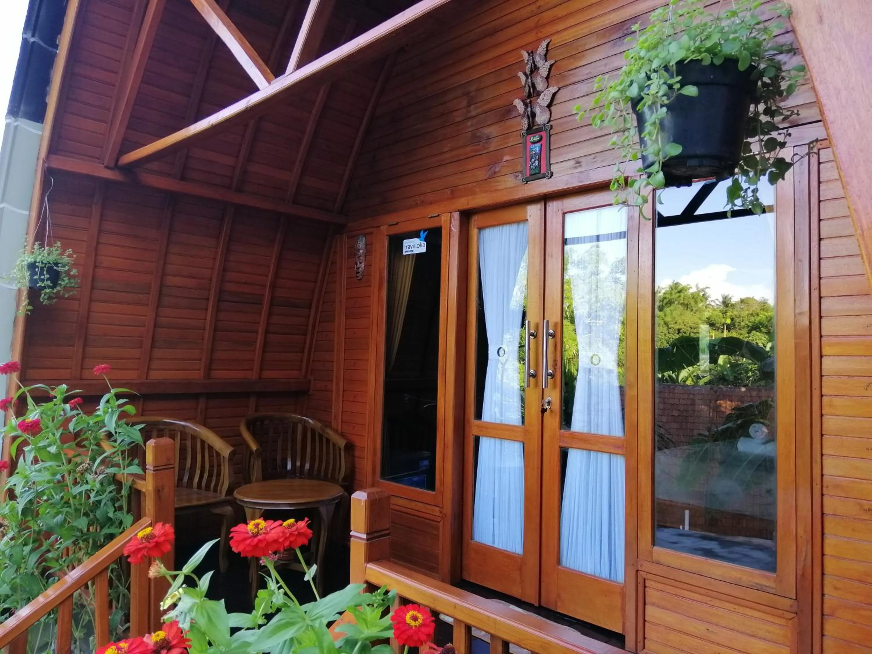 Facade/entrance in Ginanthi Cottage