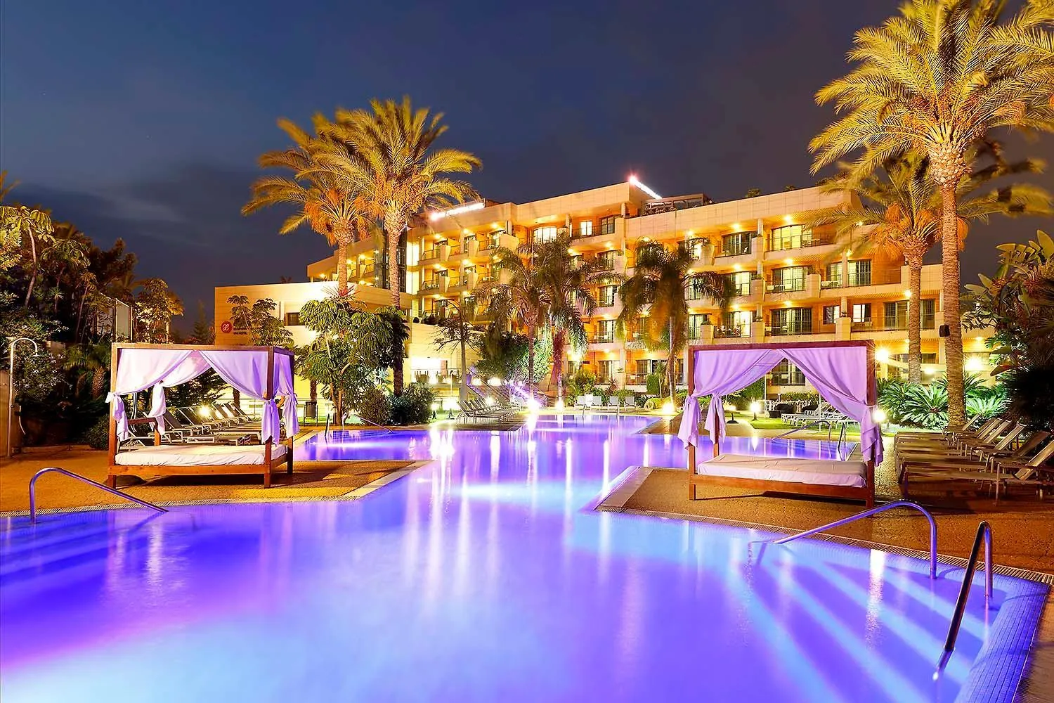 Swimming pool in Exe Estepona Thalasso & Spa- Adults Only